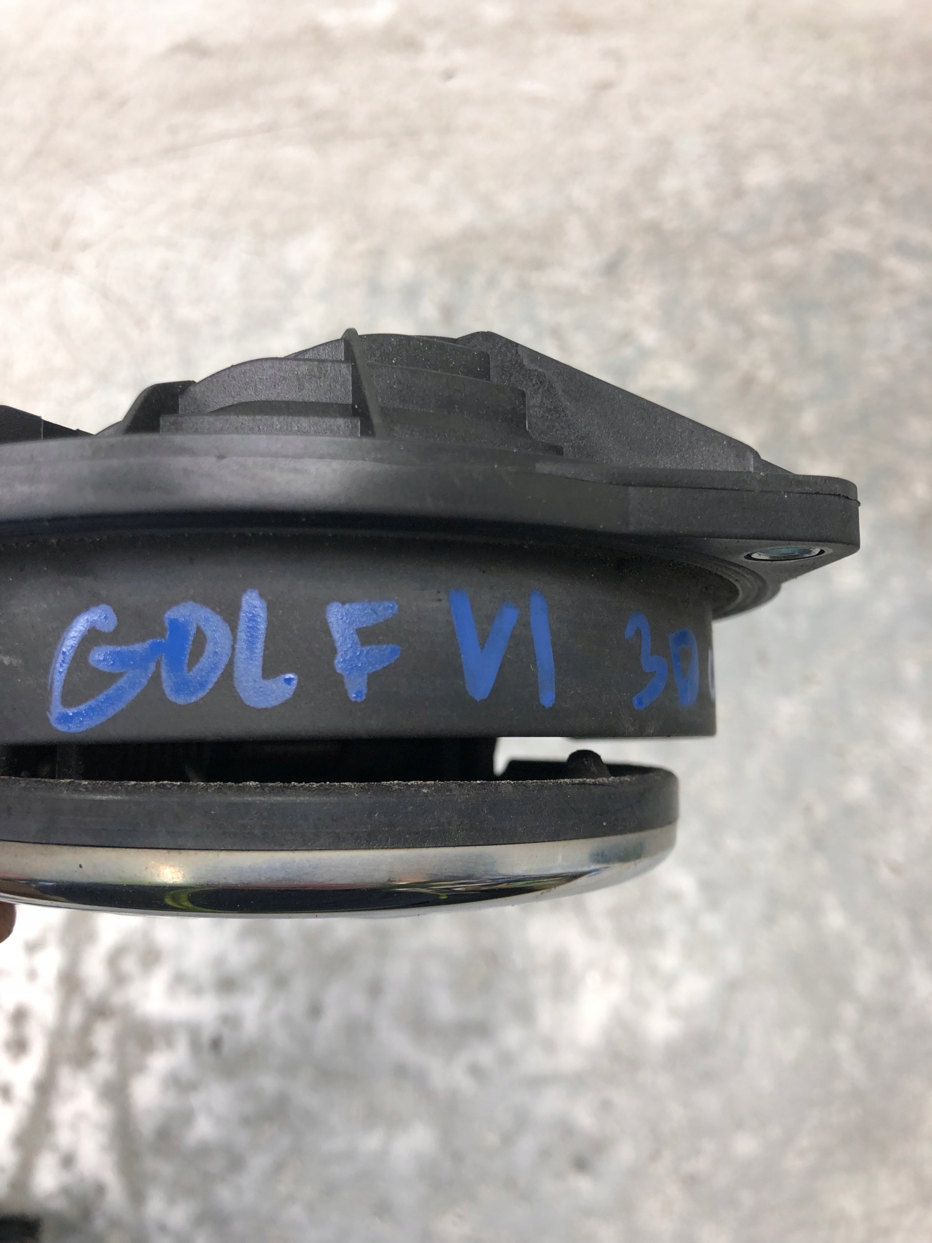 logo handle bonnet VW GOLF VI 3D 3C5827469E