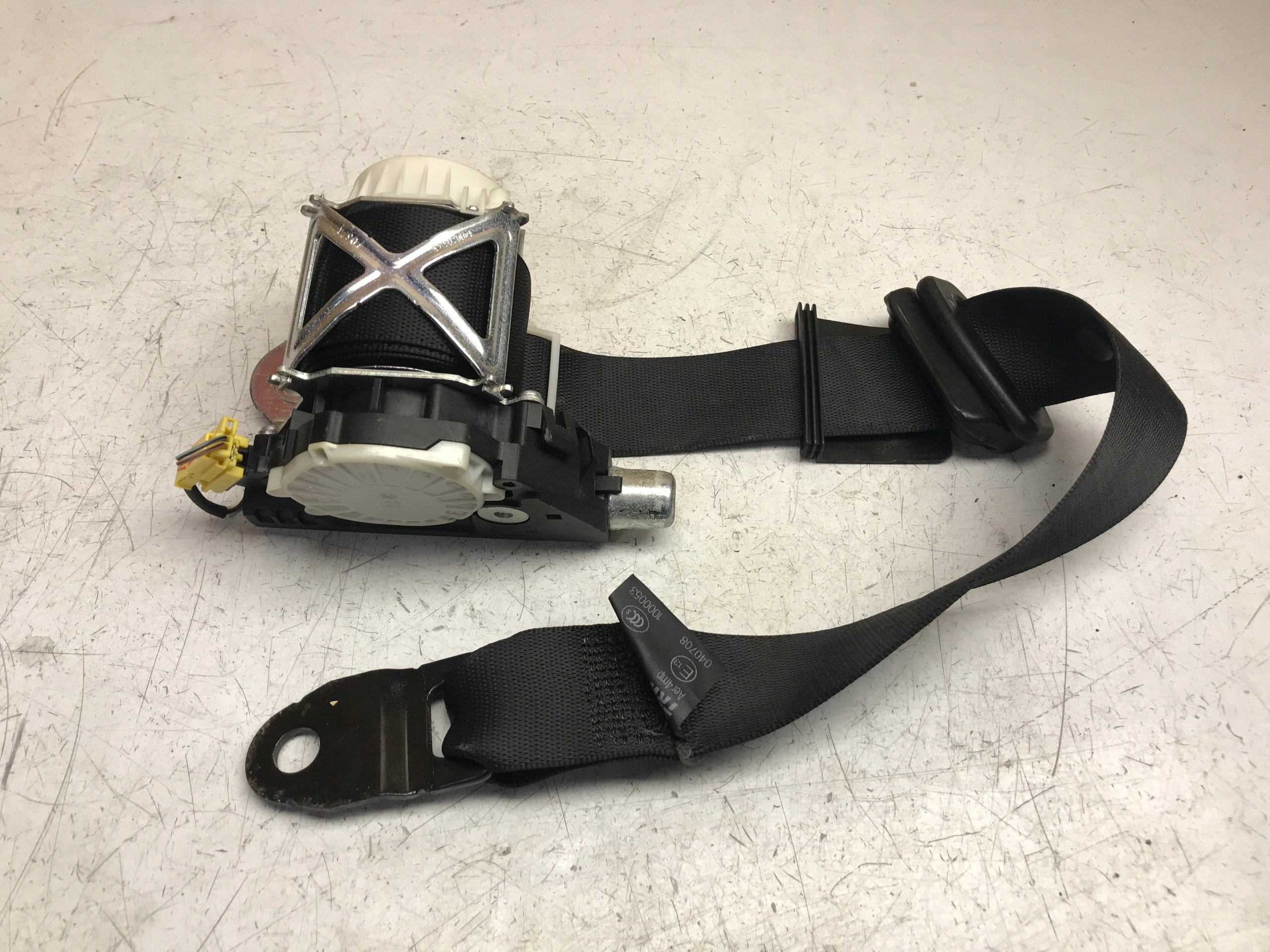 Gurten Spanner links heck W251 R-KLASA A2518608185
