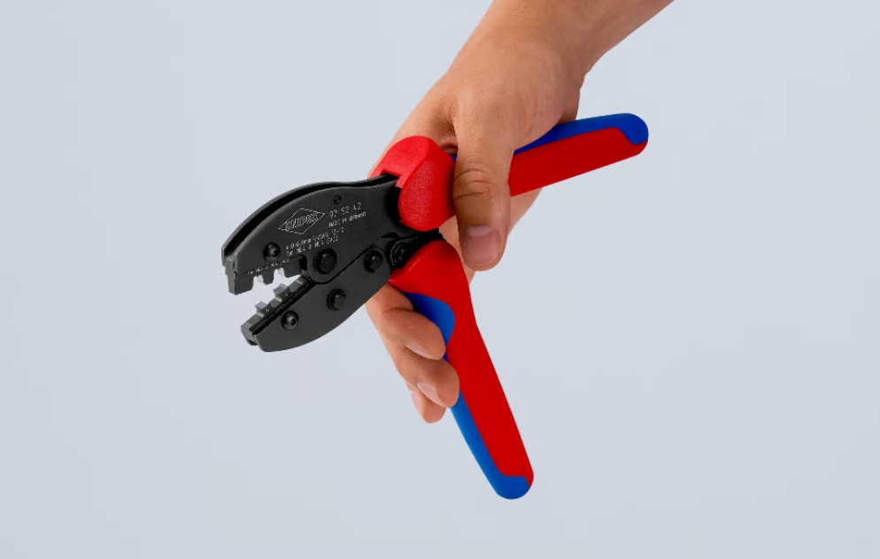Szczypce do zagniatania złączy MC4 i MC4 EVO 2 PreciForce KNIPEX Kod producenta 975242