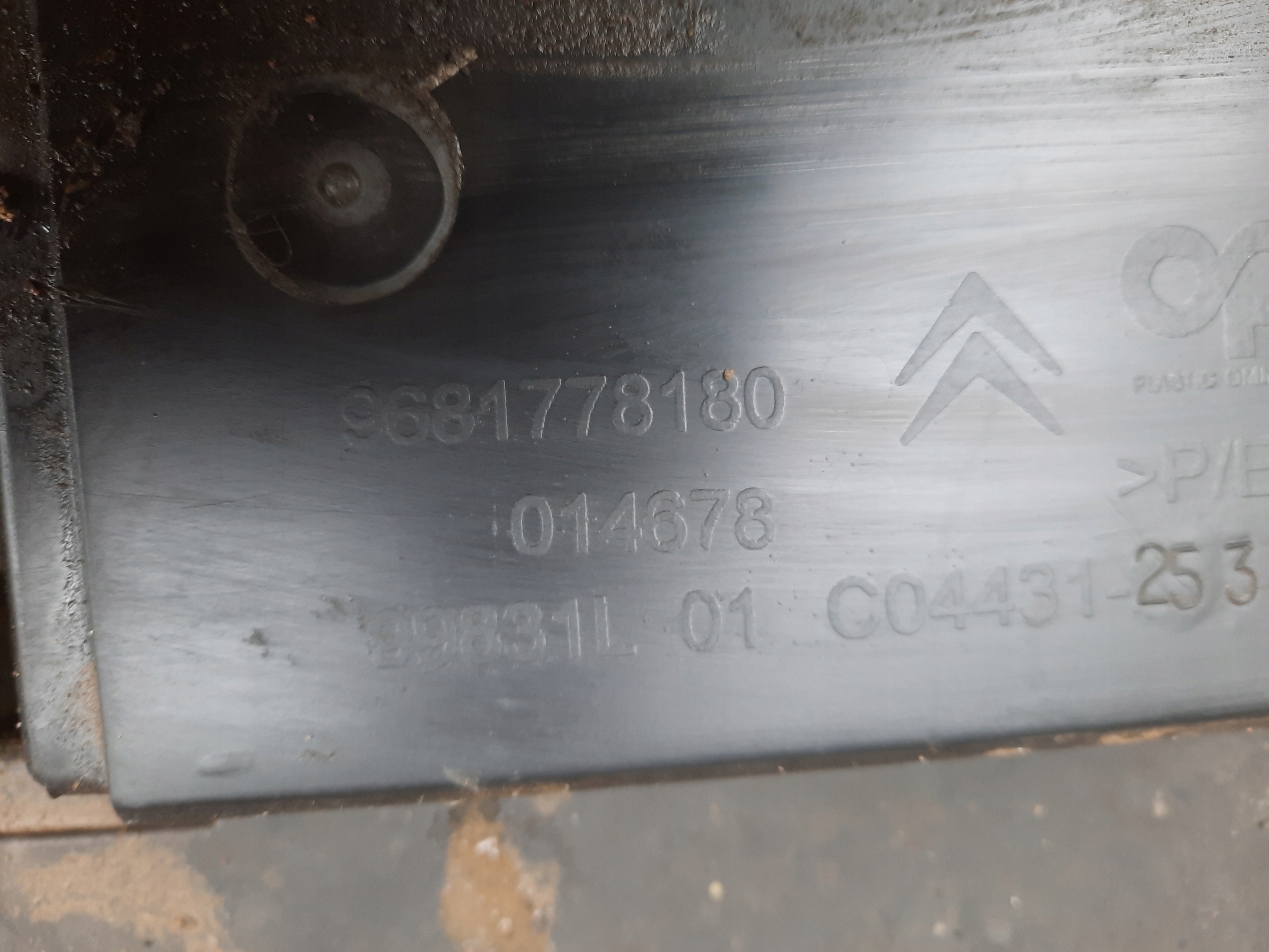 CITROEN C3 PICASSO cover sider front front 9681778180