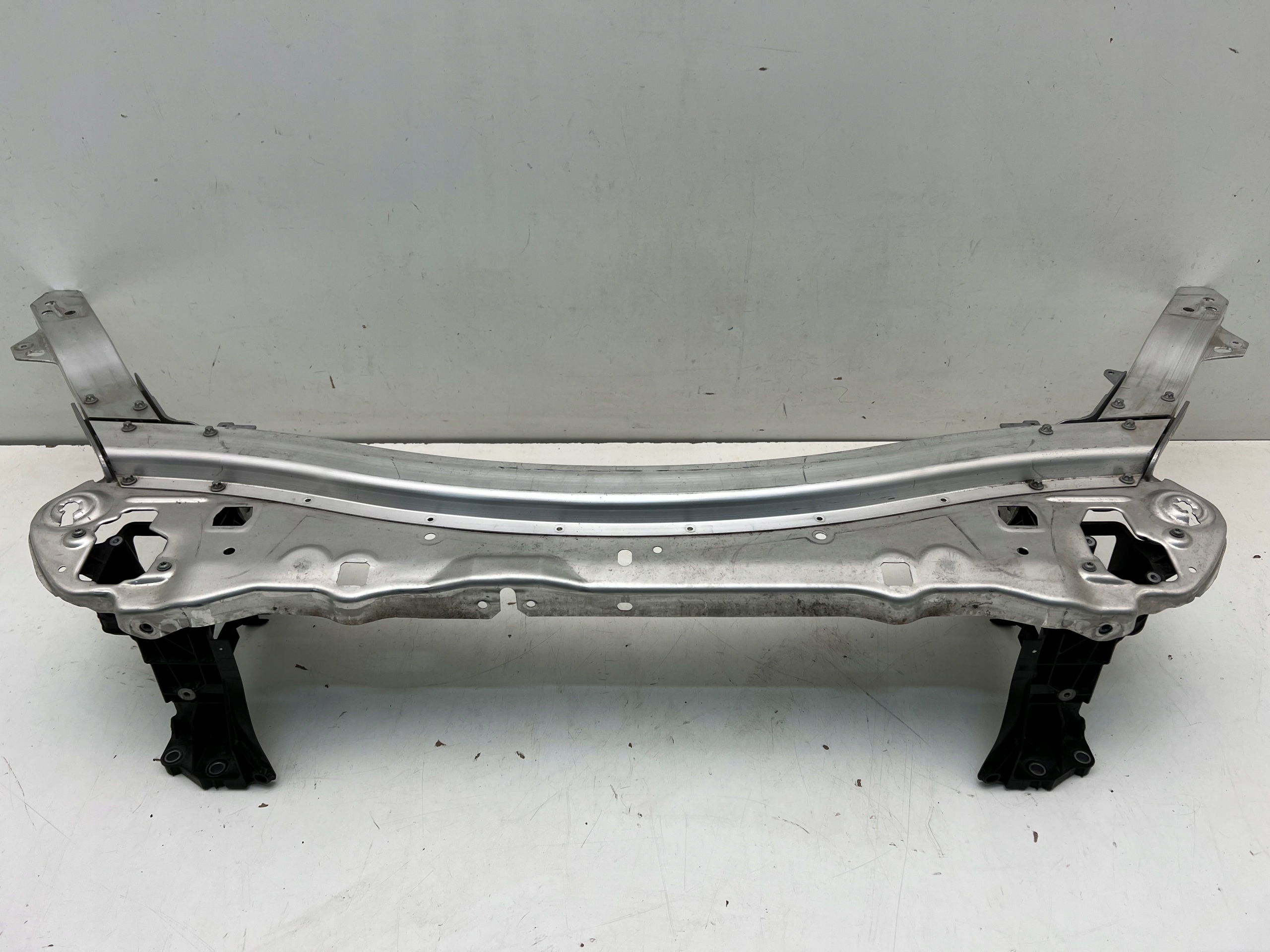 MERCEDES W213 PAS PRZEDNI WZMOCNIENIE CZOŁOWE