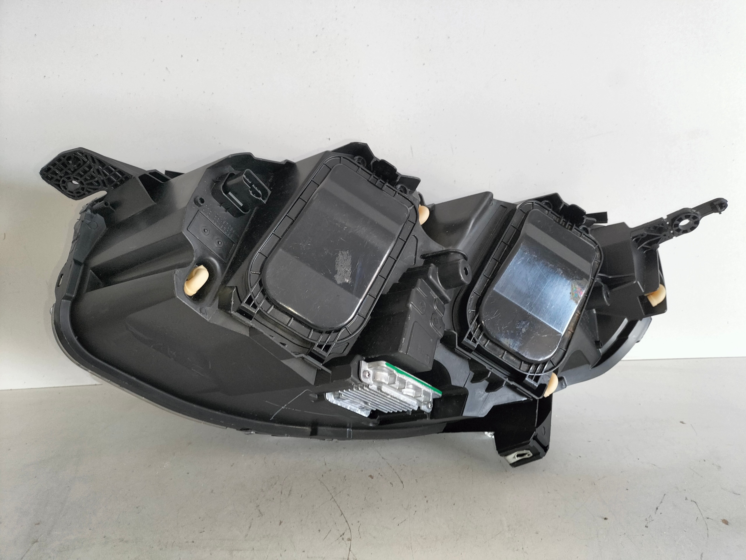 light front reflektor right PEUGEOT EXPERT III 16- TRAVELLER XENON