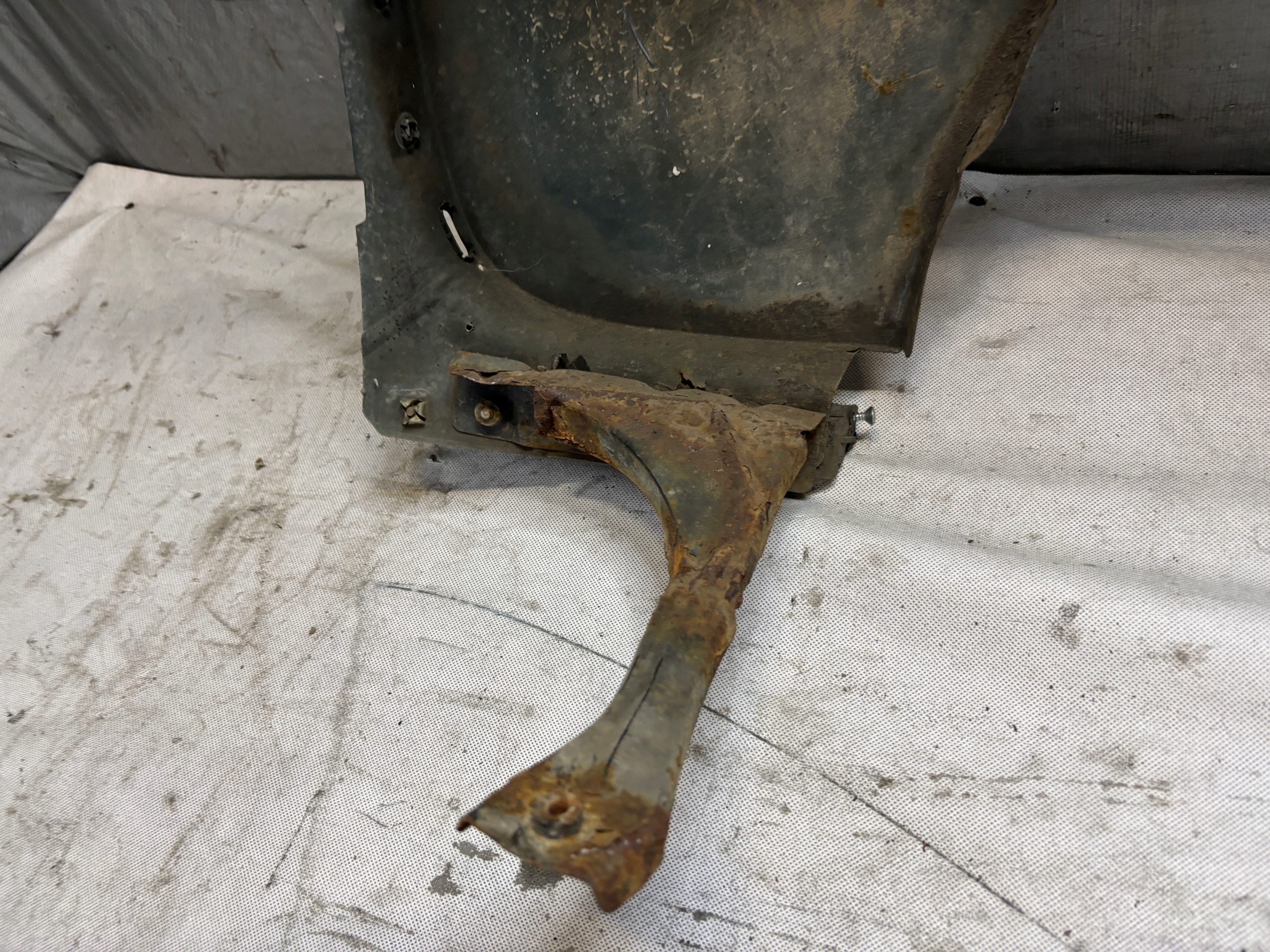 fender right front Audi A6 C5 k: LZ6M