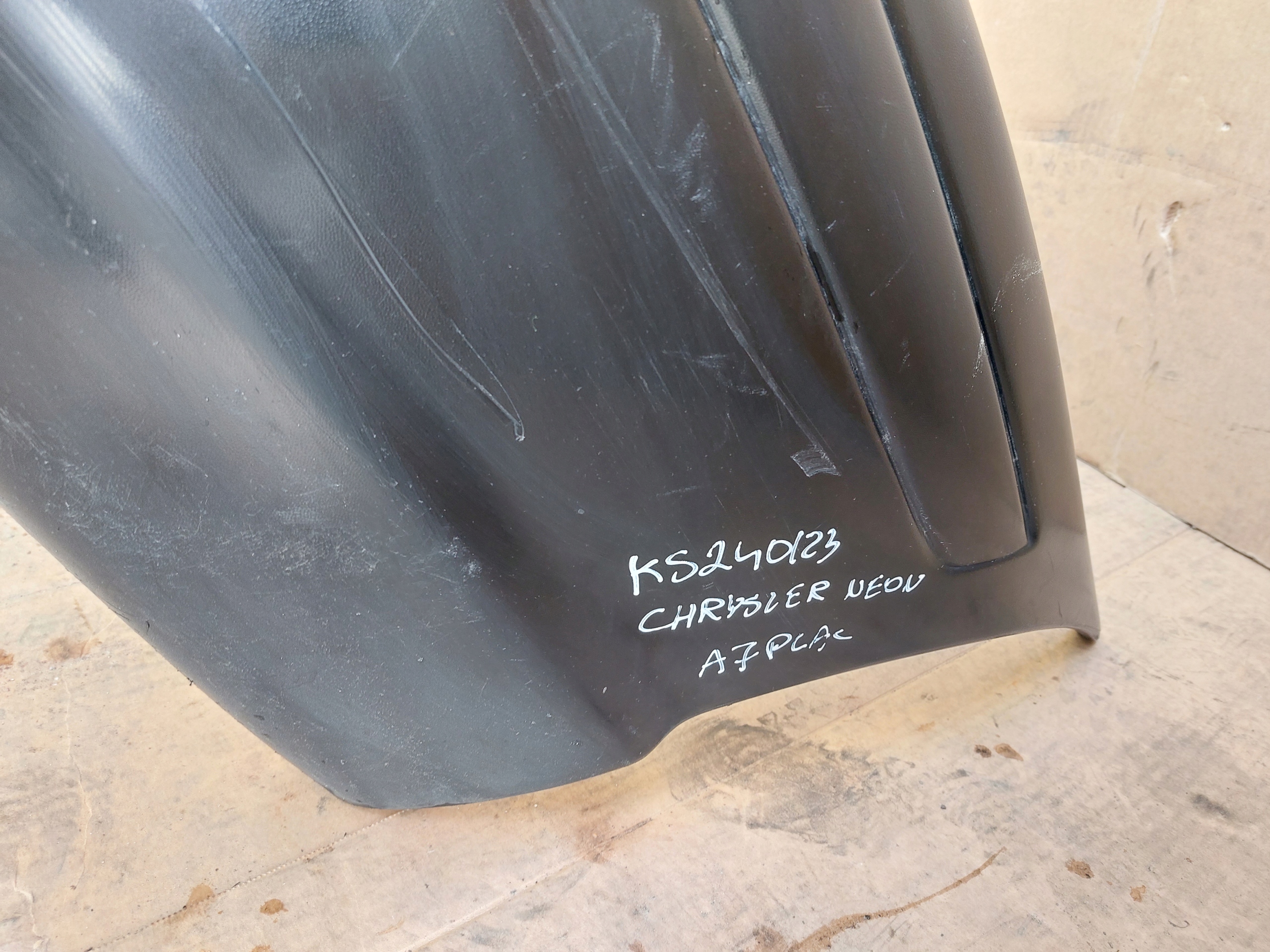 bumper rear CHRYSLER NEON and