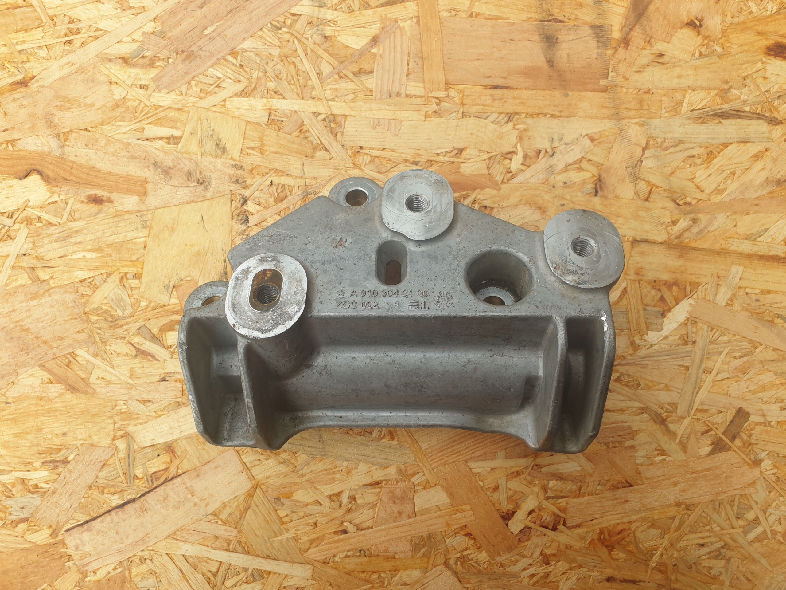 Support Support plaque Boîte de vitesse Engrenage MERCEDES SPRINTER 2,2CDI A9103640100