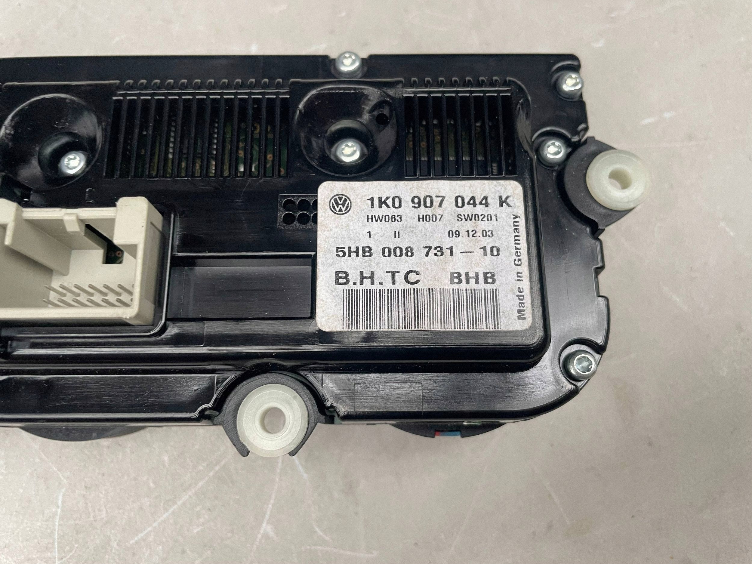 commande de climatisation VOLKSWAGEN GOLF V 1K0907044K @M