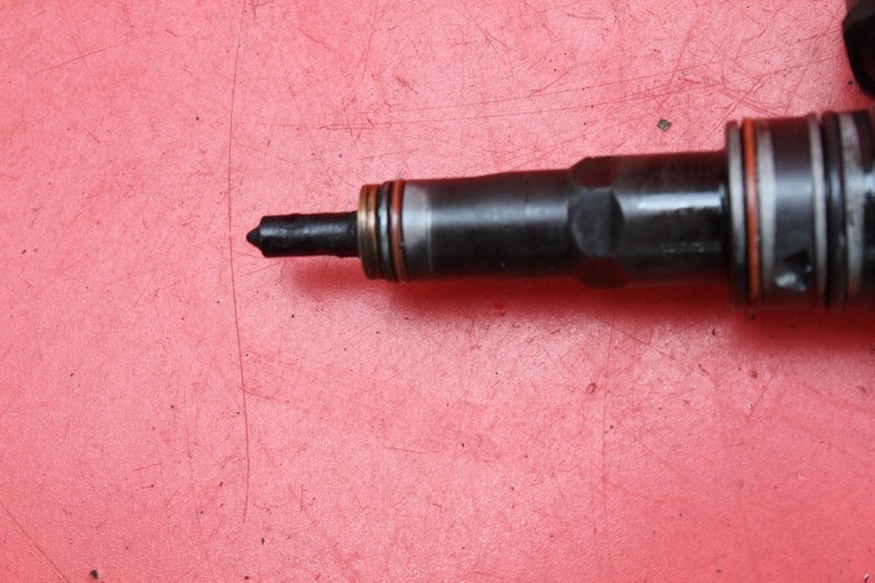 WTRYSK POMPOWTRYSK SKODA SUPERB 1 I 1.9 TDI 02R Numer katalogowy części 038130073A