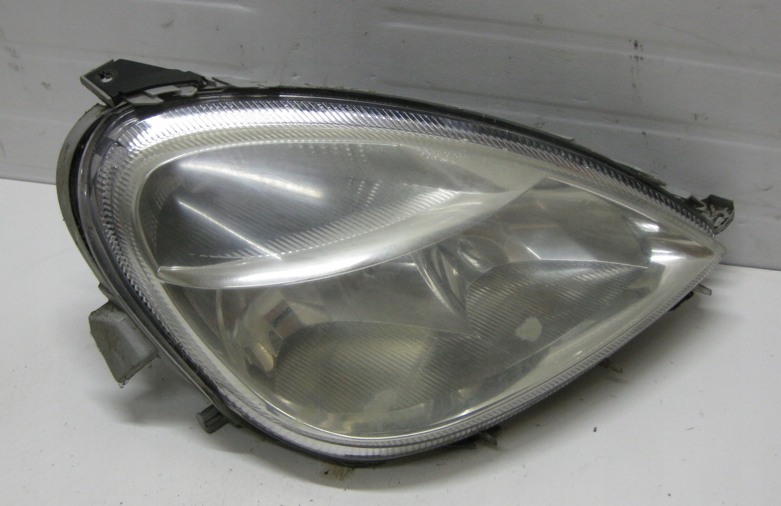 MERCEDES A-KLASA W168 99R light REFLEKTOR right front A1688201861