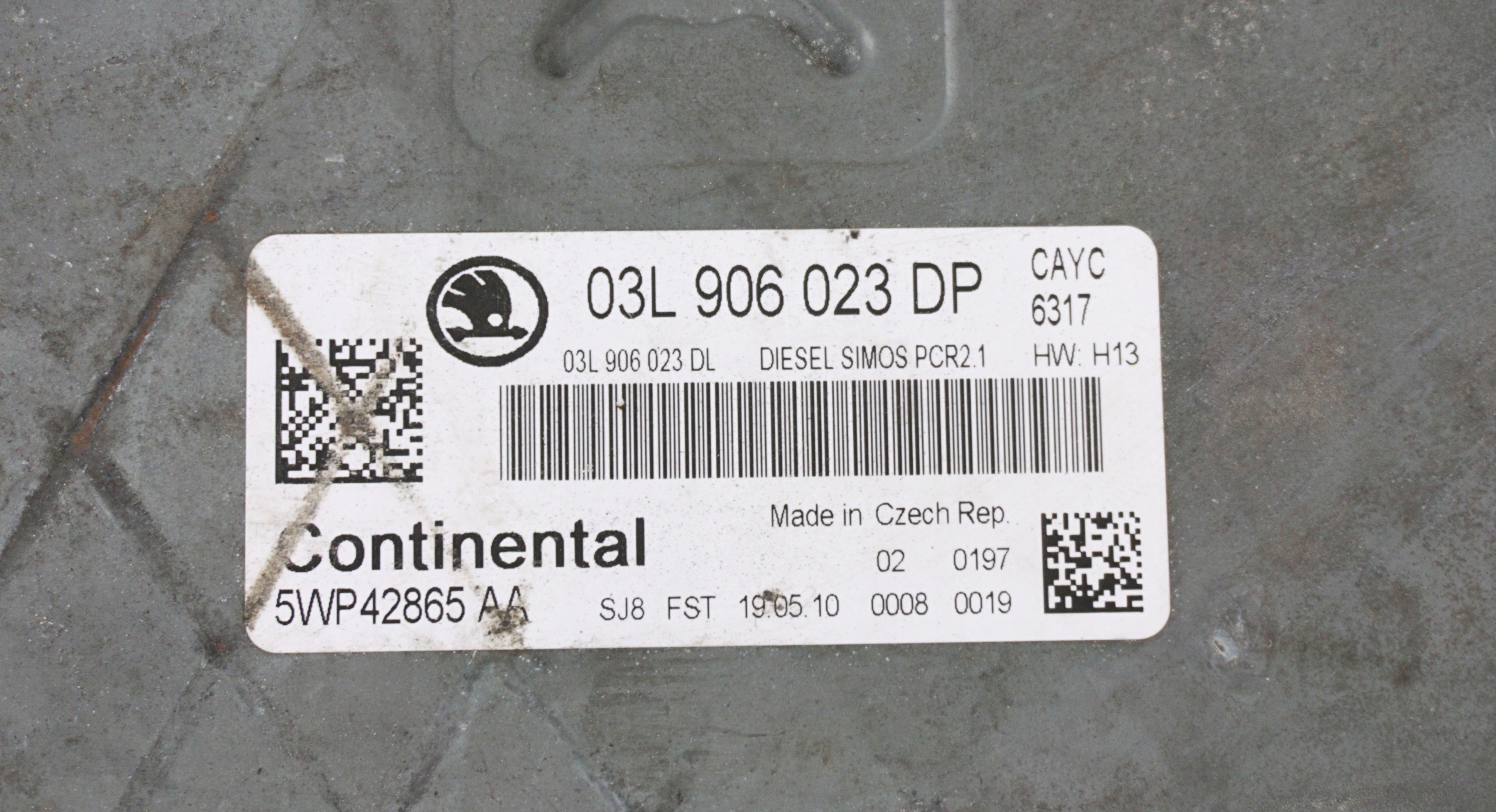 computer control unit of the engine SKODA FABIA 2 II 1.6 TDI 03L906023DP 5WP42865AA