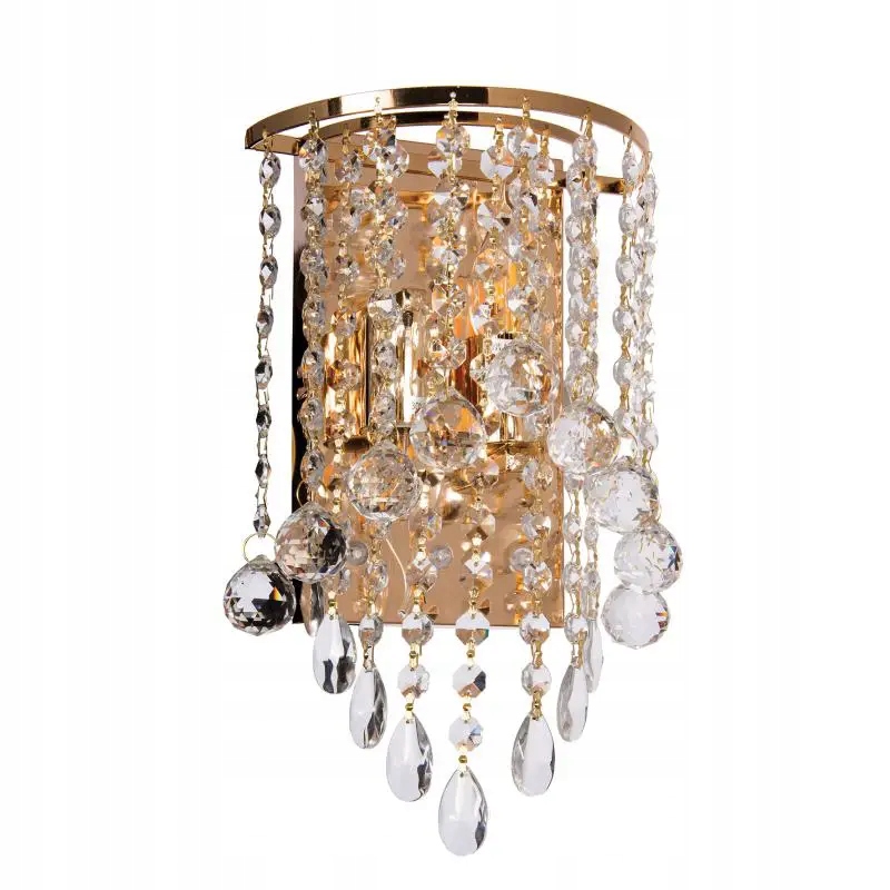 Bohato zdobená lampa v štýle glamour so zlatým akcentom do spálne obývačky