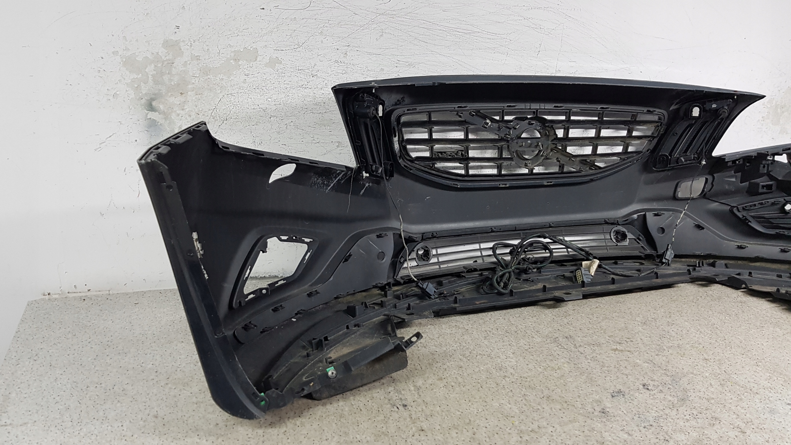 VOLVO V60 and S60 II R-design 2010 - 2013 bumper front 8557
