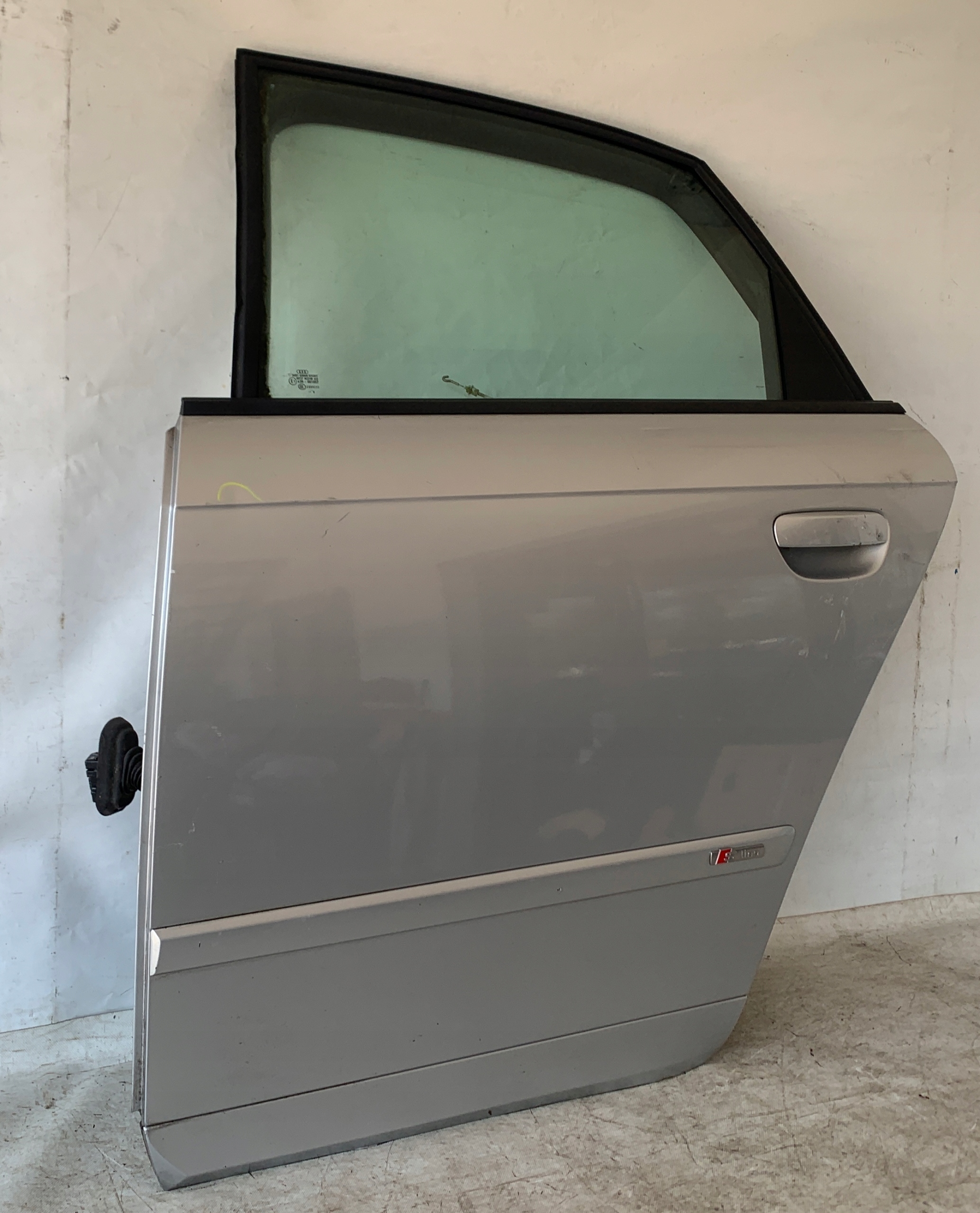 # door left rear part rear. AUDI A4 B7 sedan