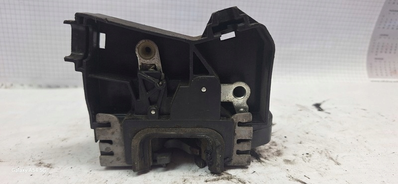lock door left front OPEL CORSA C 24434882EN