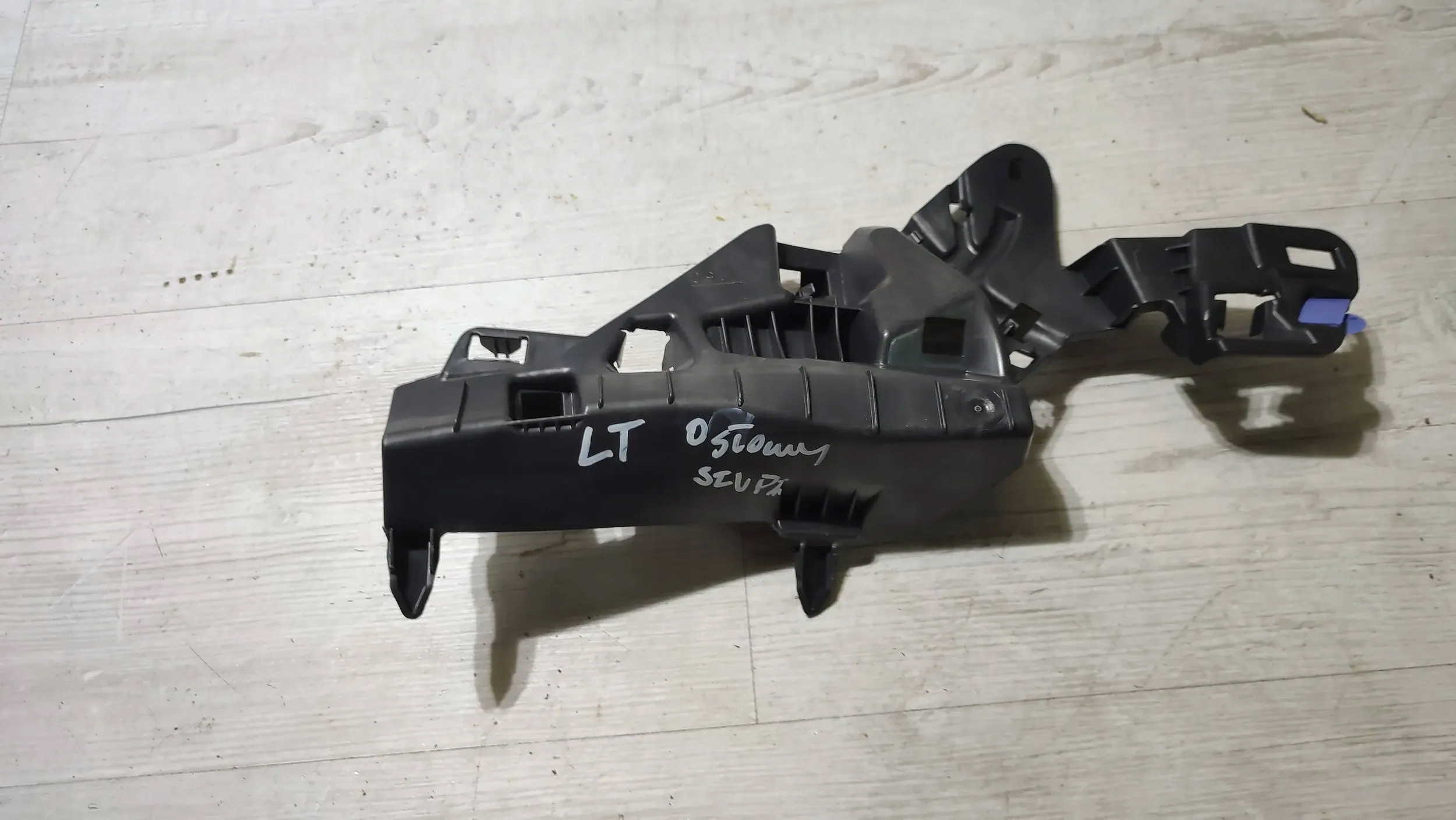 Opel Corsa F 1.2 22r. rear part side left bumper bracket