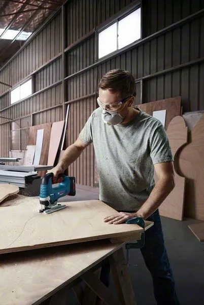 BEZSZCZOTKOWA WYRZYNARKA AKUMULATOROWA Z REGULACJĄ OBROTÓW GST 185-LI BOSCH Zasilanie akumulatorowe