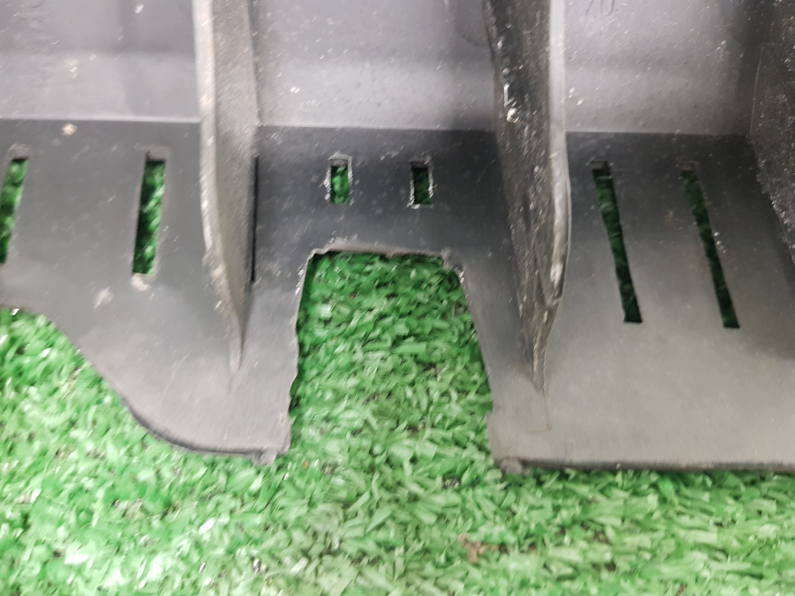 bumper bracket central rear part CITROEN DS-5 9803131880