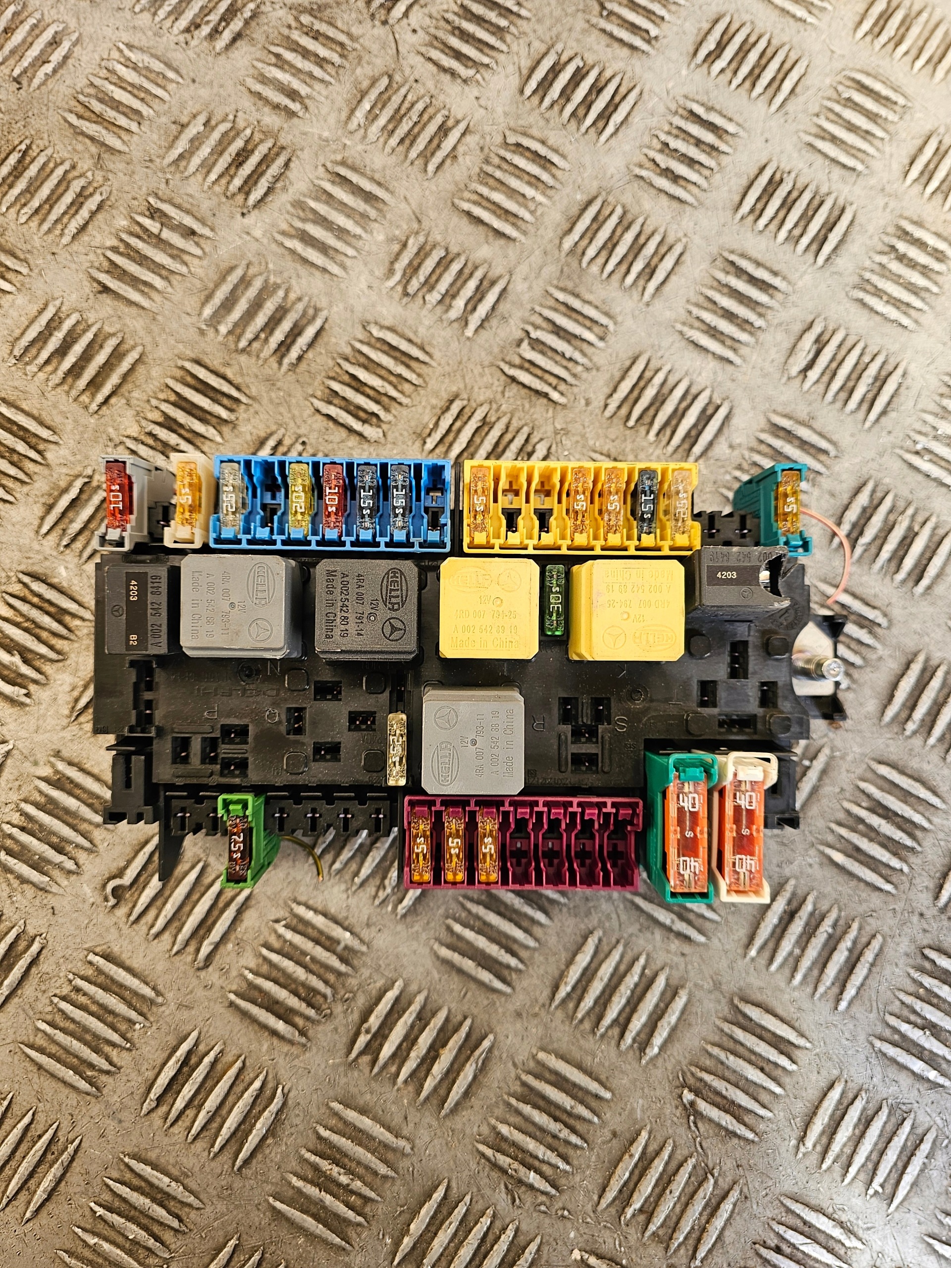 MERCEDES B KLASA W 246 compartment PUSZKA fuse