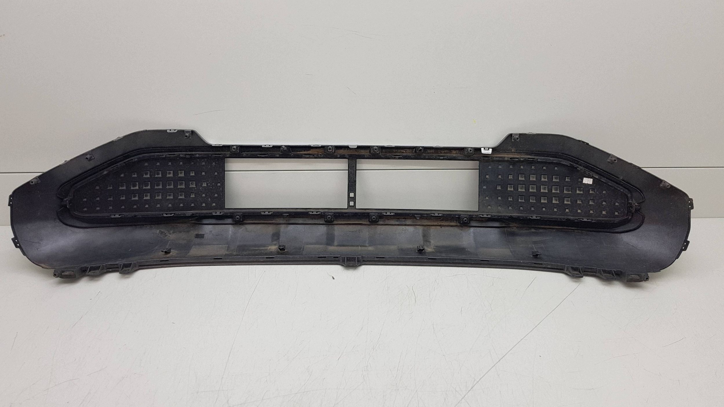 HYUNDAI INSTER 2024- grid central SPOILER 86577-GX000