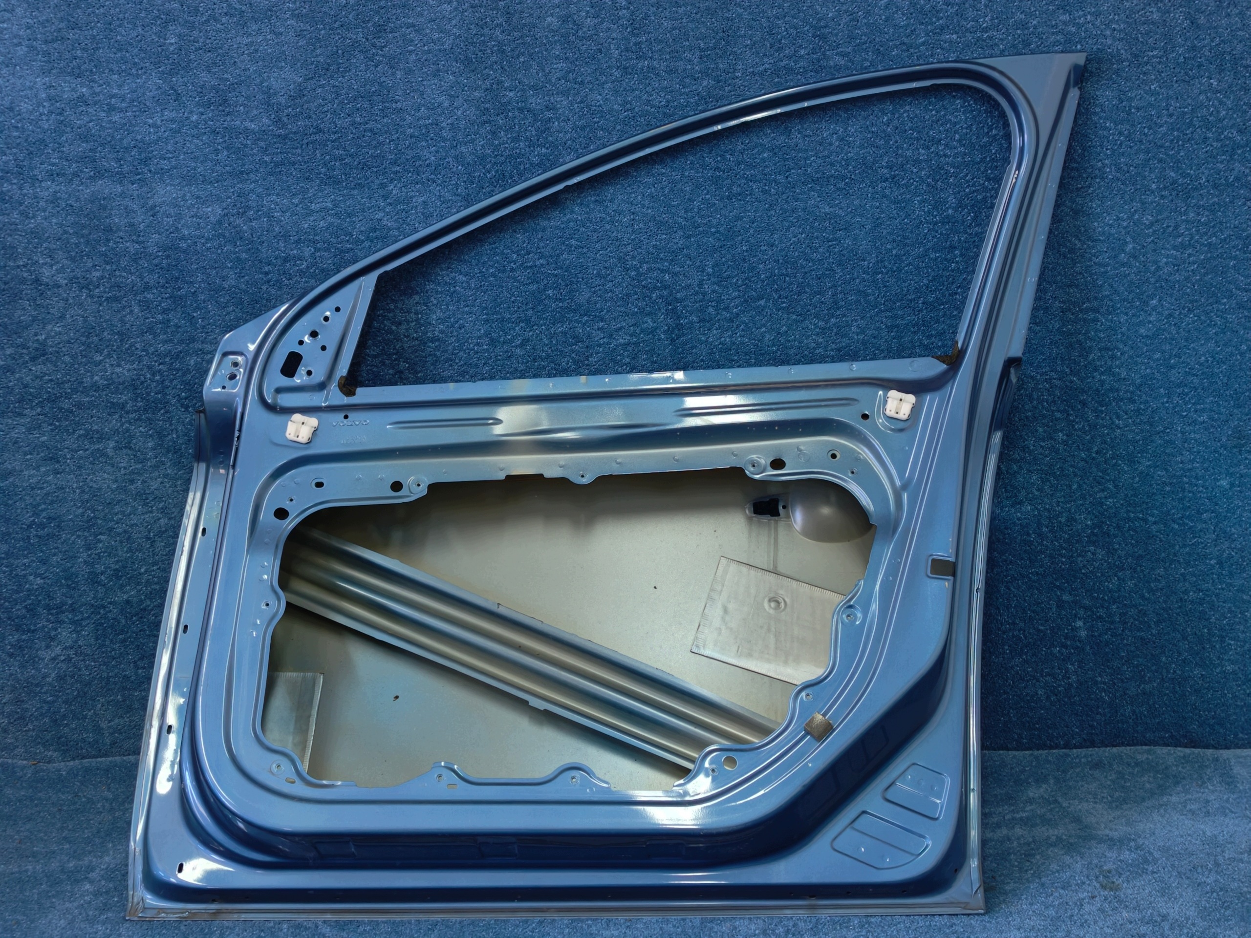 VOLVO V40 2012-2019 door right front right front DO LAKIEROWANIA OPIS!