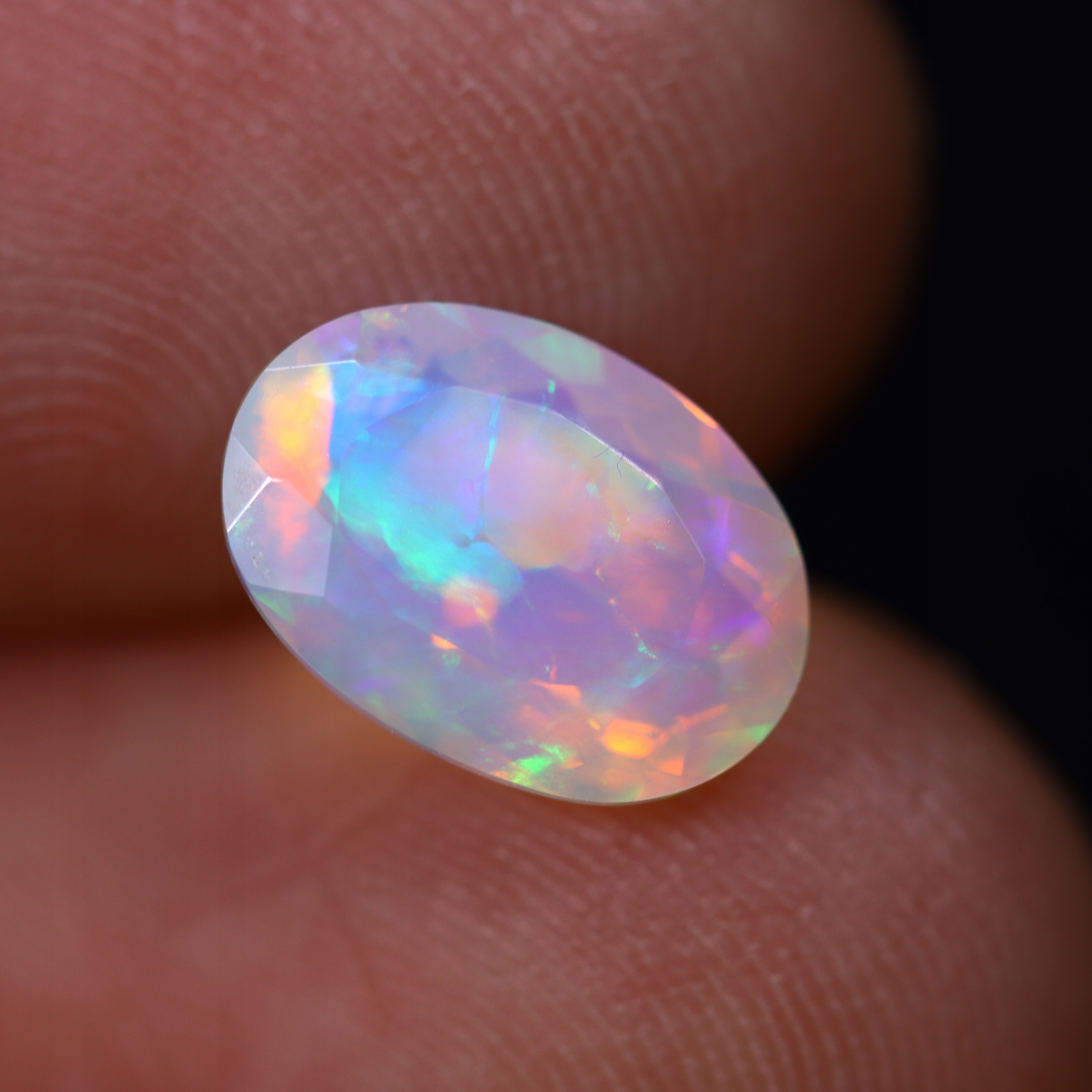 Přírodní opál 1.42 ct Ovál Etiopie certifikát Wbd