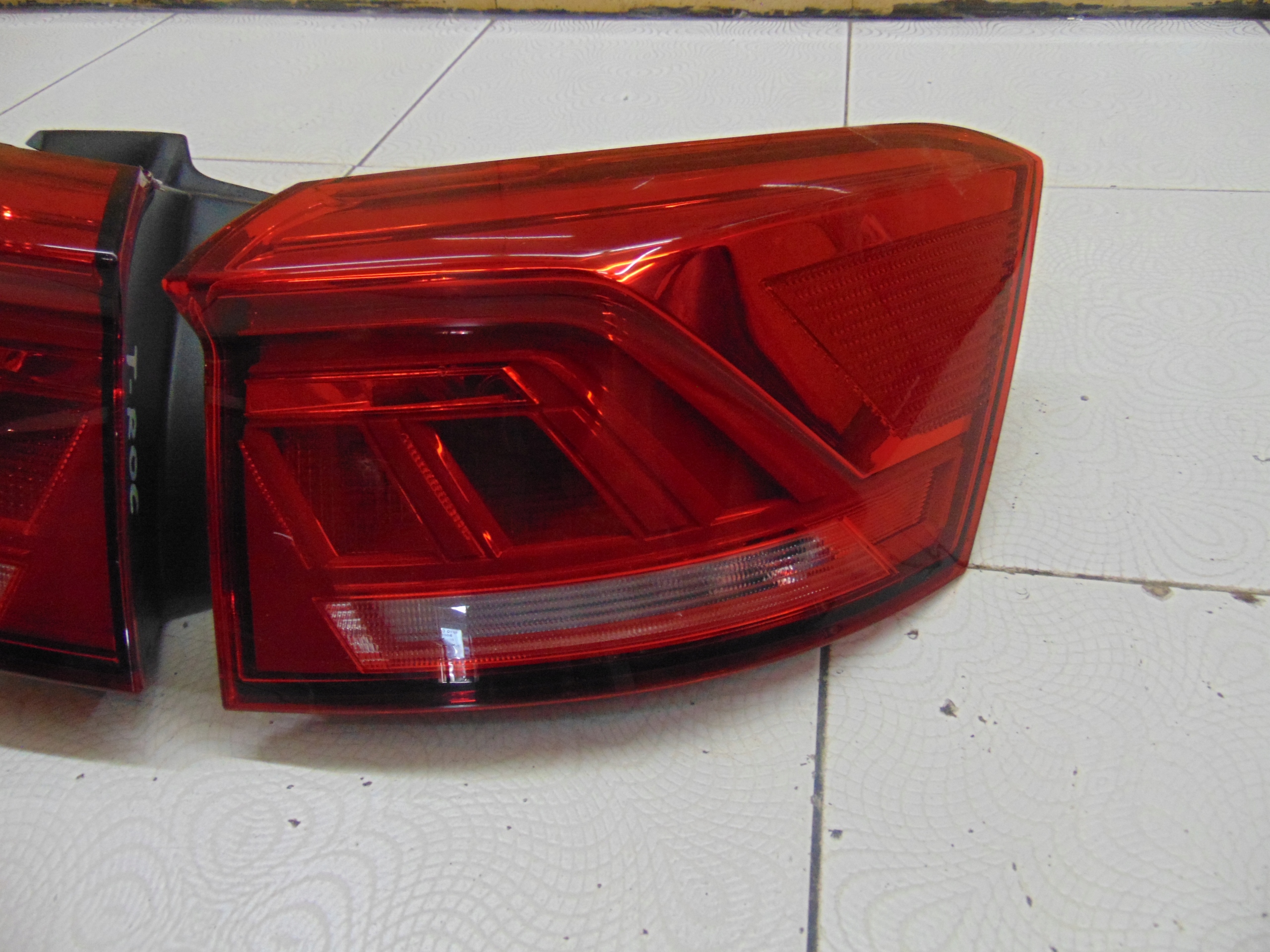 LICHT HECK HINTEN RECHTS LINKS VW T-ROC
