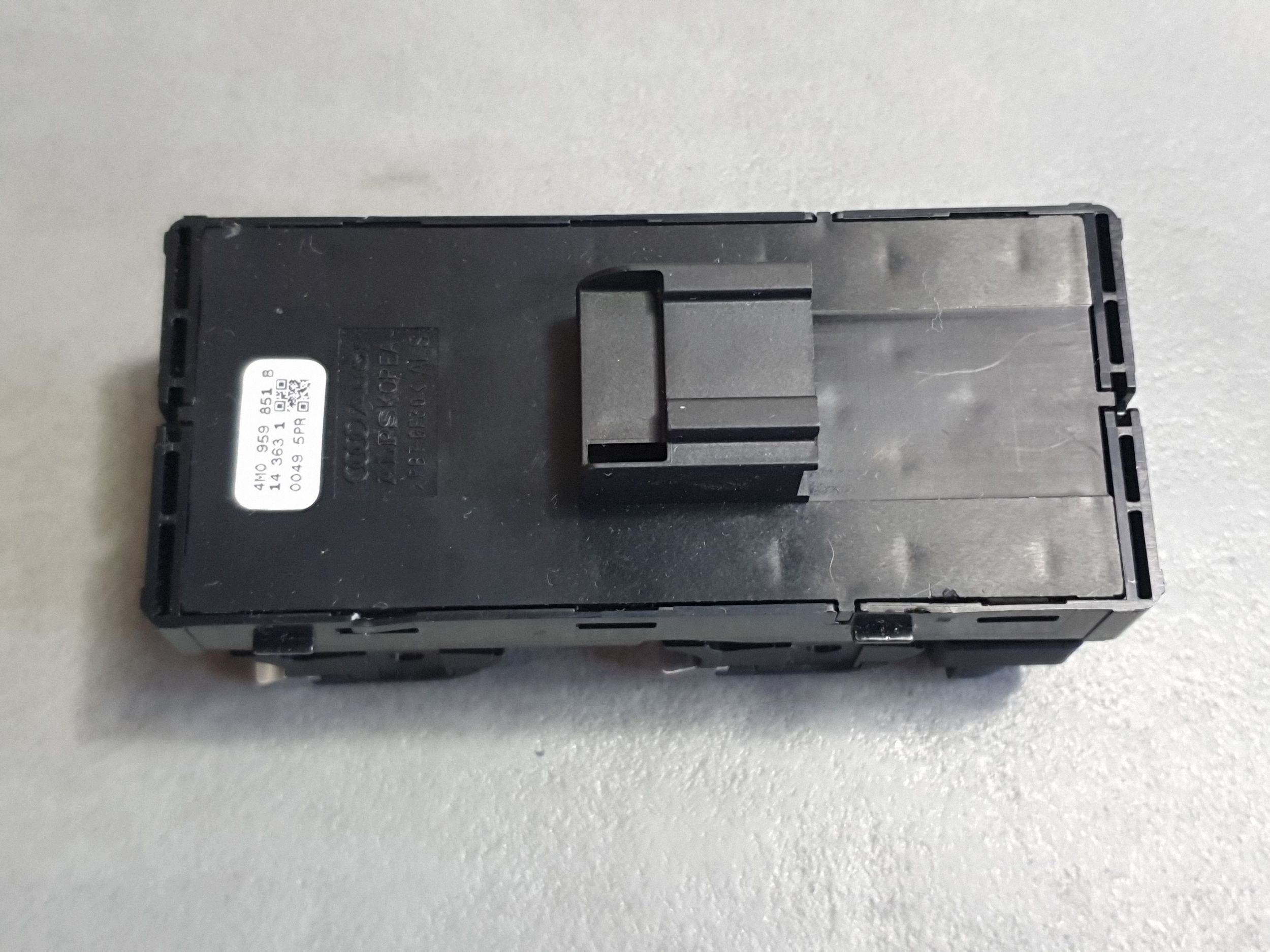 Audi Q7 4M window control switch 4M0959851B