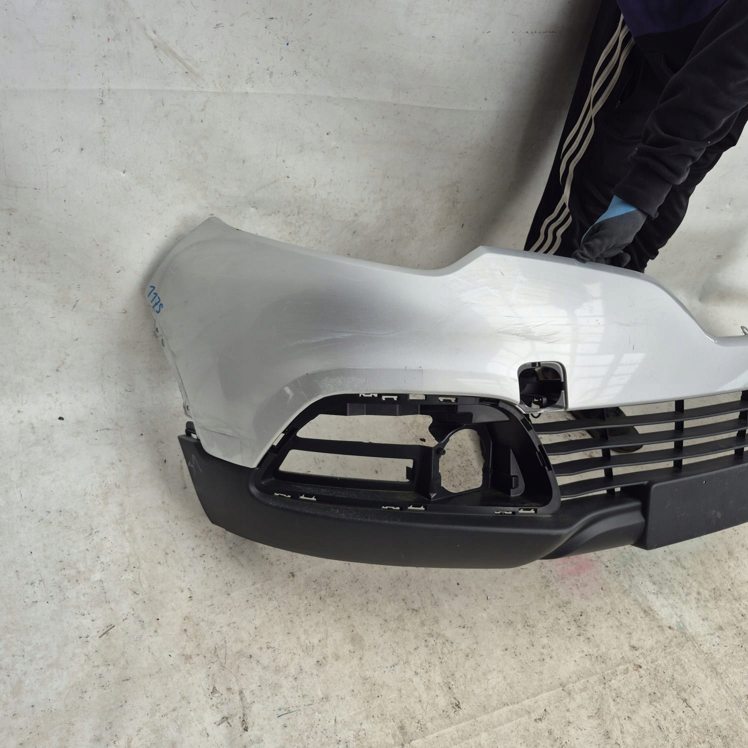 RENAULT CAPTUR 1 and 13-17 bumper front front