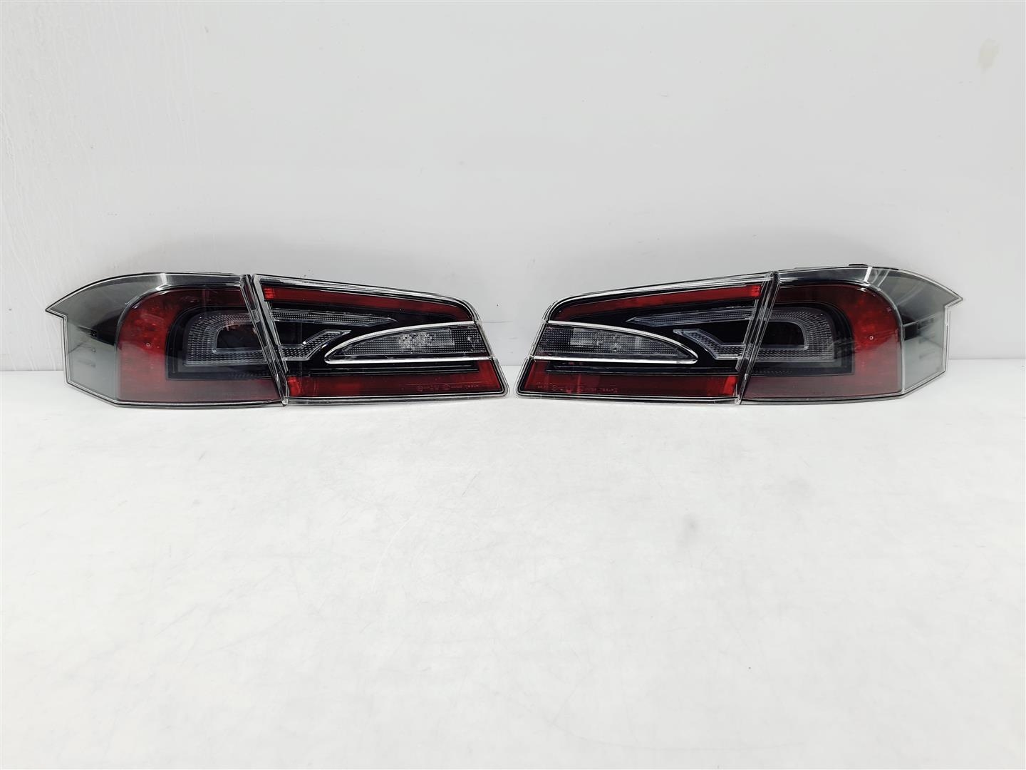 TESLA S MODEL S 12r+ LAMPA TYŁ LED ORY EU !