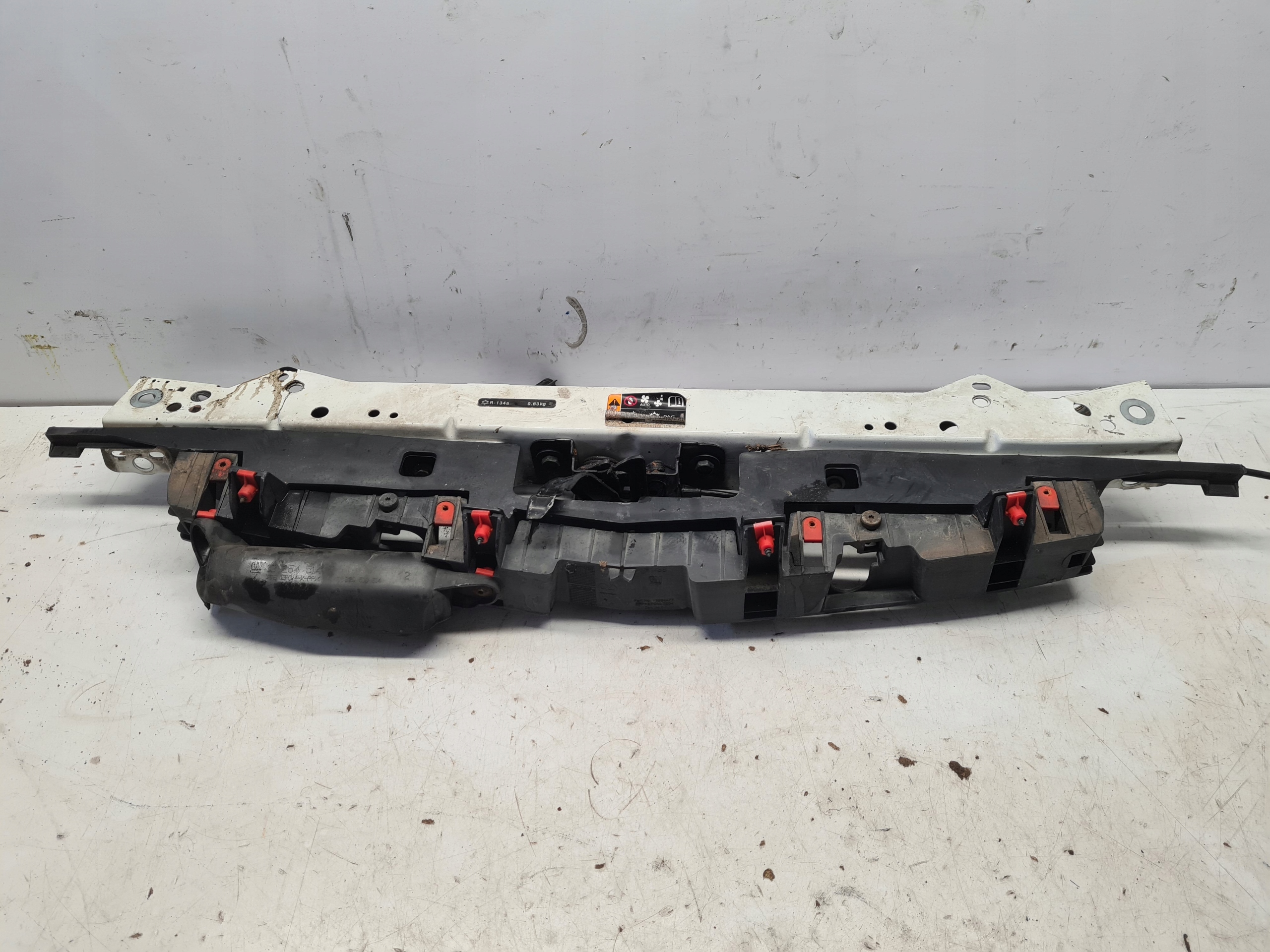 OPEL ASTRA J LIFT sider upper supports pillar front bumper bracket Y40R