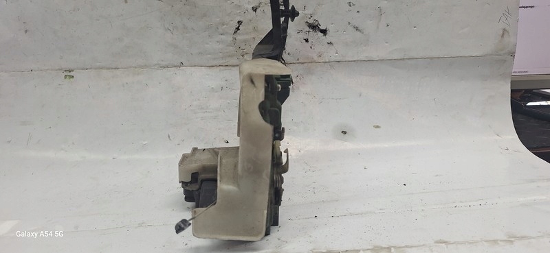 lock door left front VW PASSAT B5 3B0837867