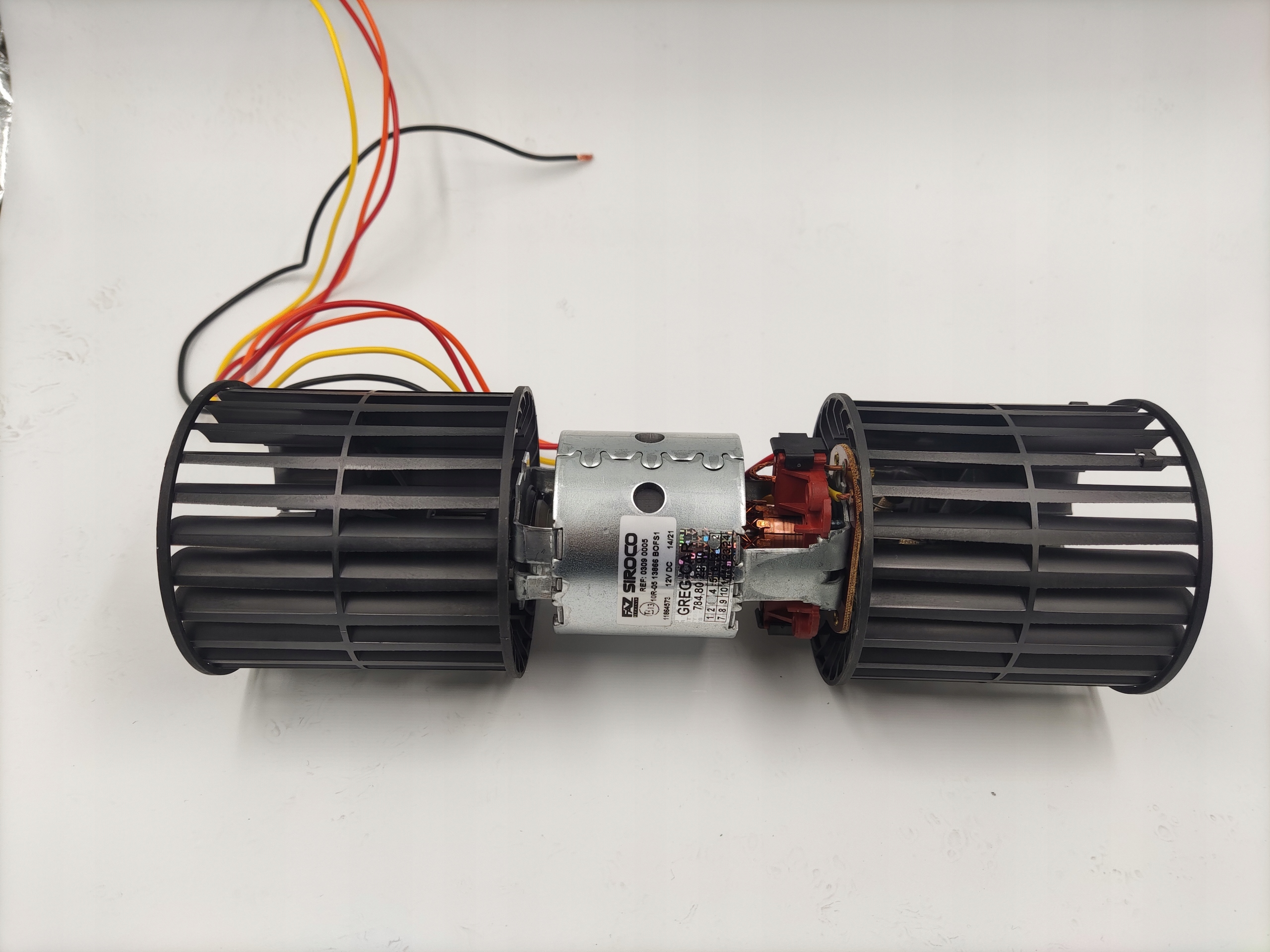 Вентилятор 03090005 12V