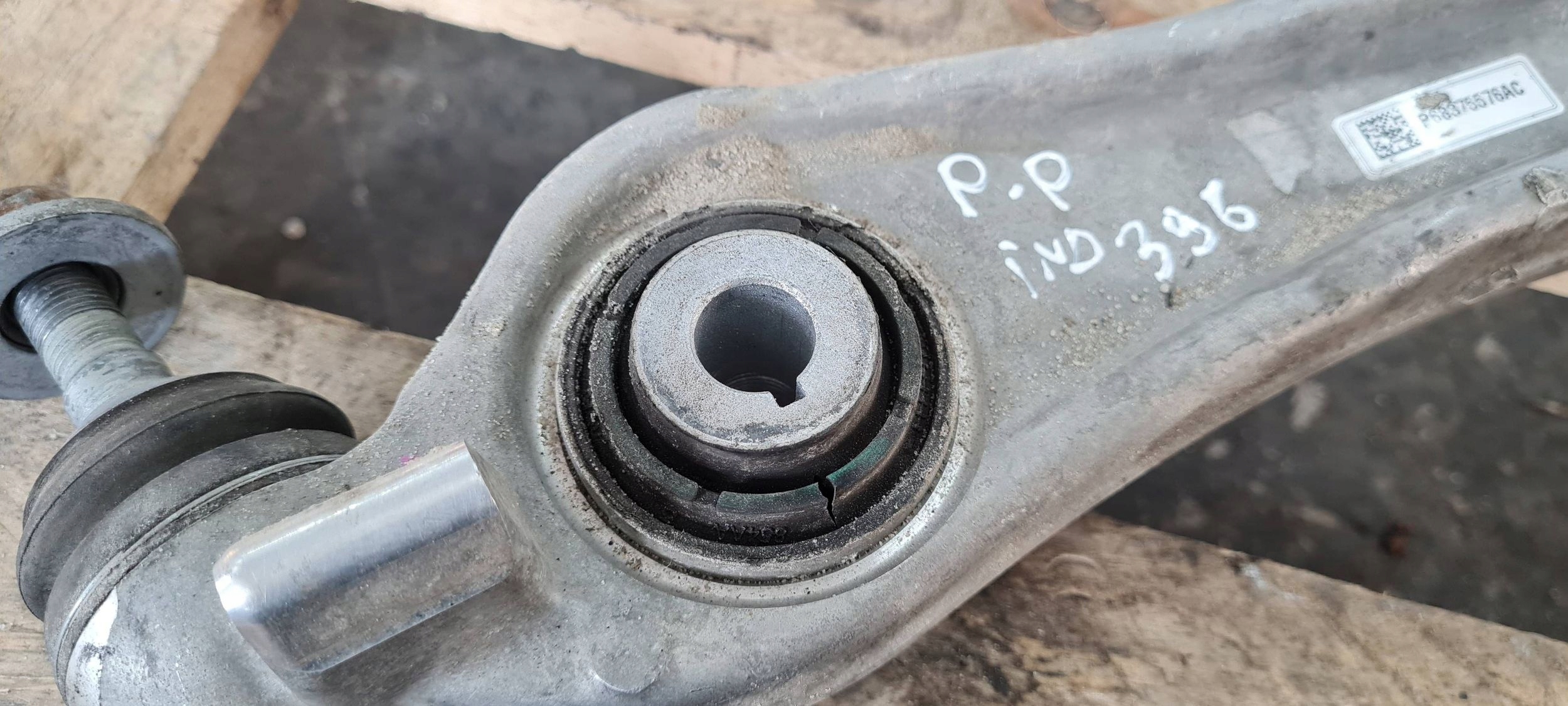 Jeep Grand Cherokee WL 2022 arm front right lower 68375576AC