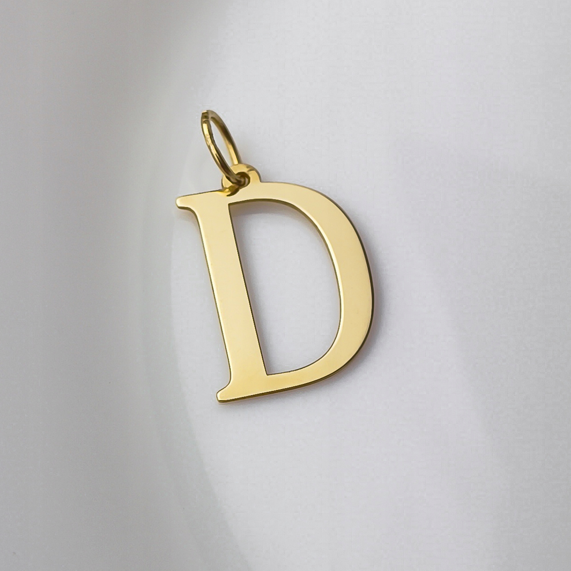 Zlatý přívěsek Písmeno „D“ pr. 585