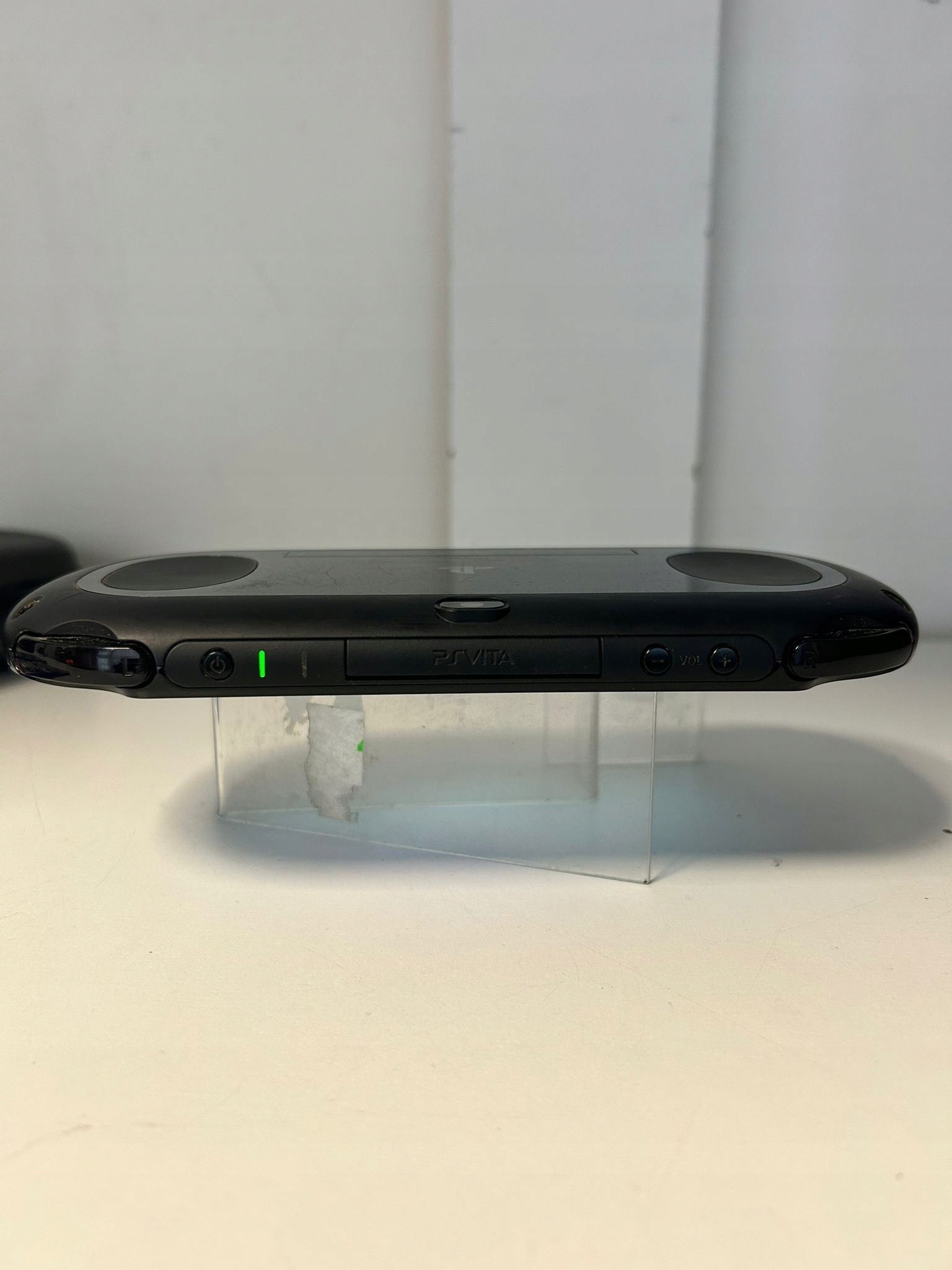 Konsola PS Vita PCH-2004 (242/25) Model PCH-2004