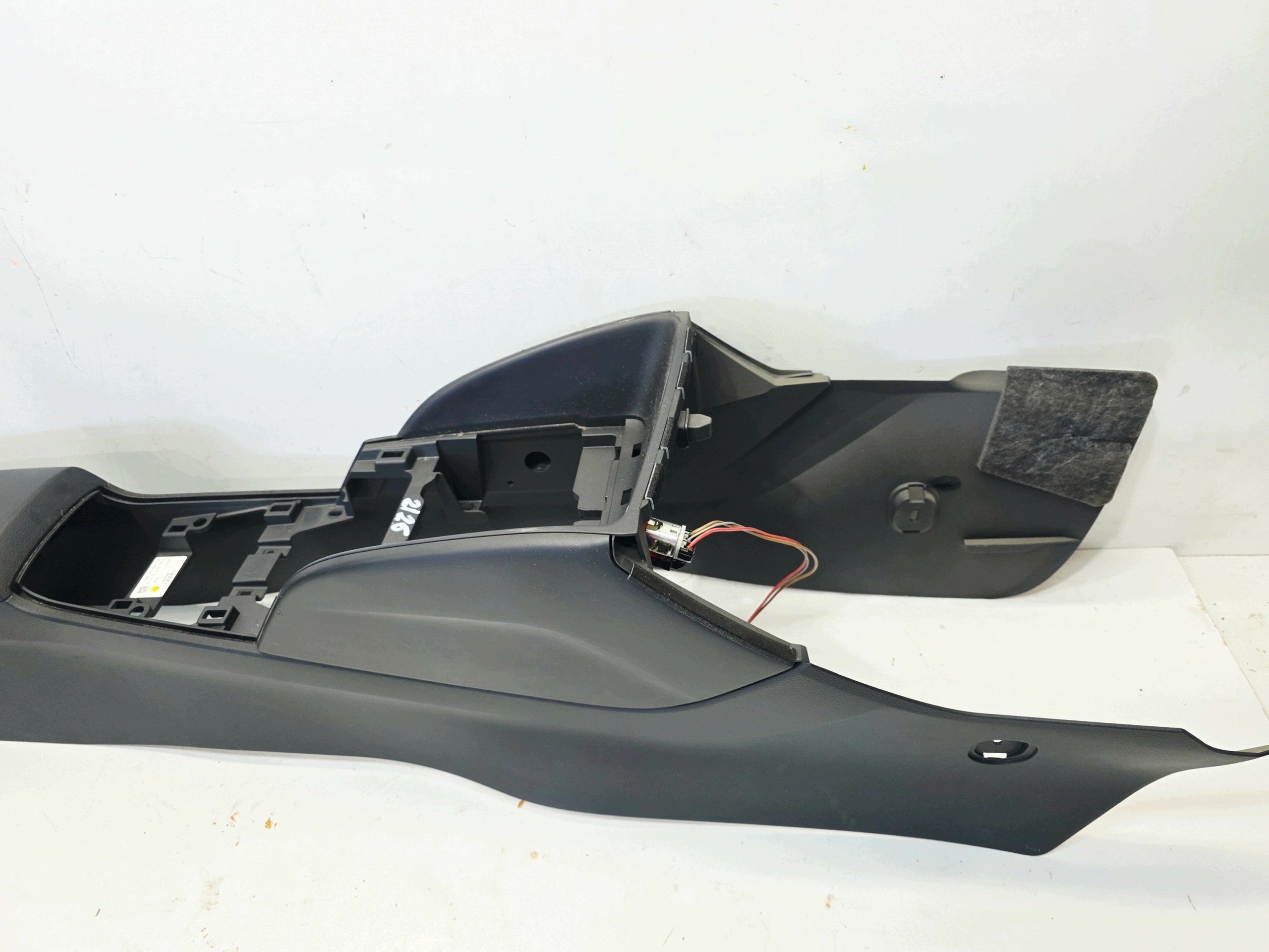 TUNEL central passenger compartment AUDI A3 8V 8V1863241 2/26