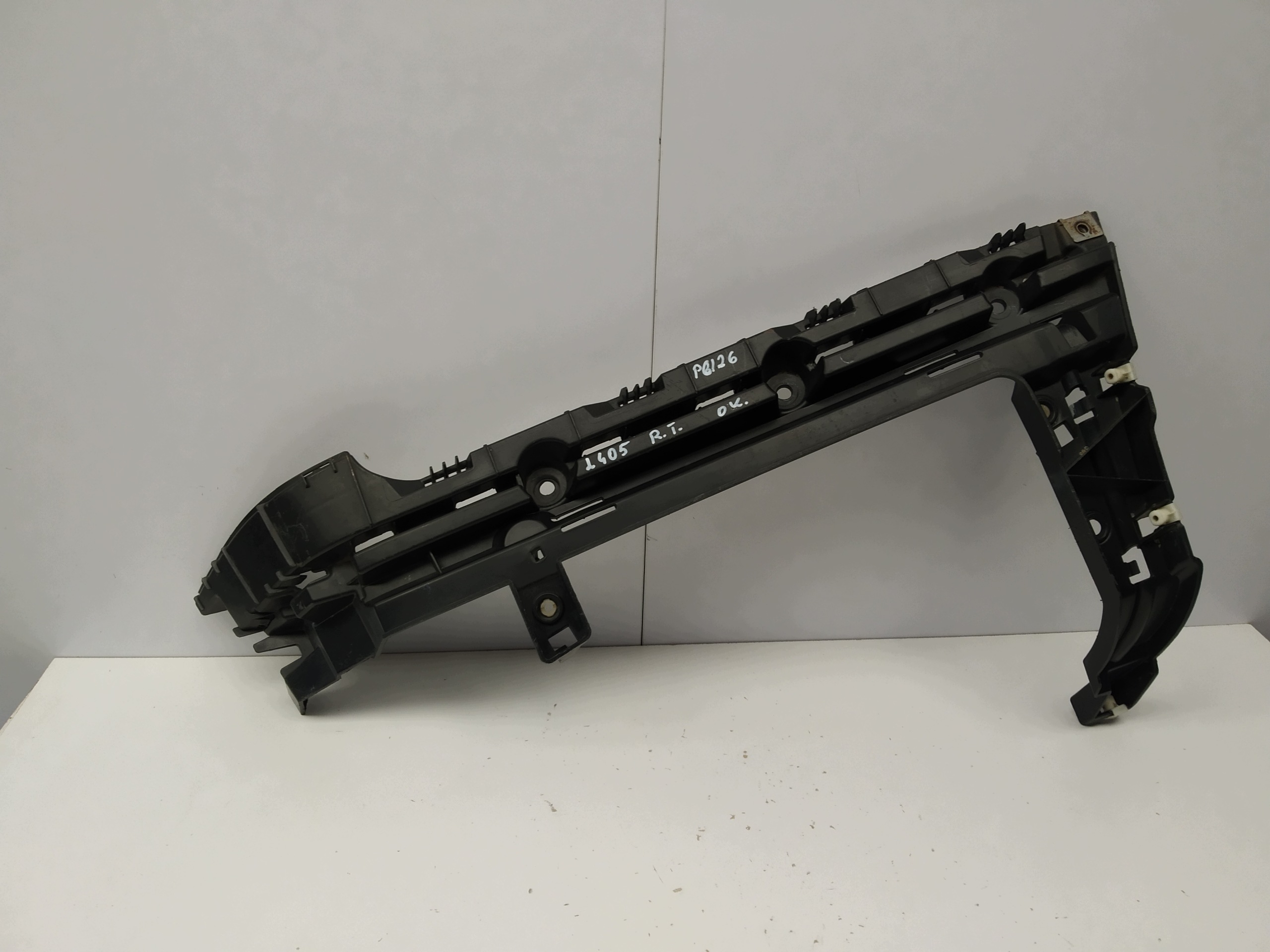 2012r + Range Rover L405 bumper bracket rear part right holder CK52-17A881-AA
