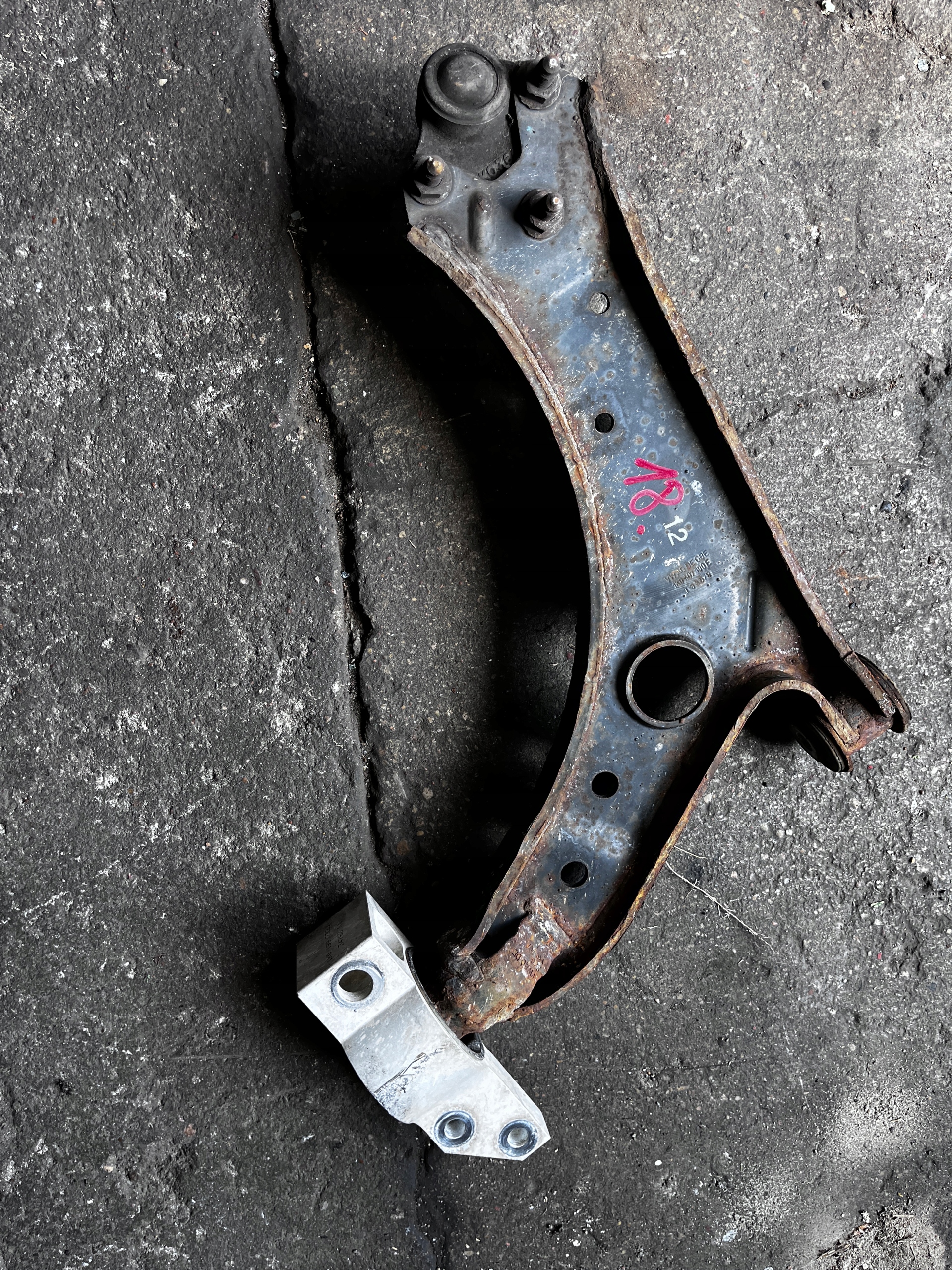 18 VW AUDI WAHACZ PRZÓD PRZEDNI PRAWY 1K0407190E