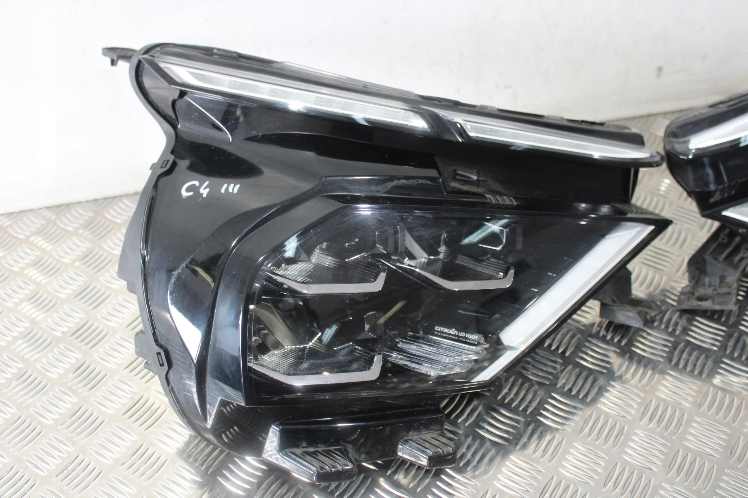 light lights front LED CITROEN C4 III 3 9830649280 9830649480