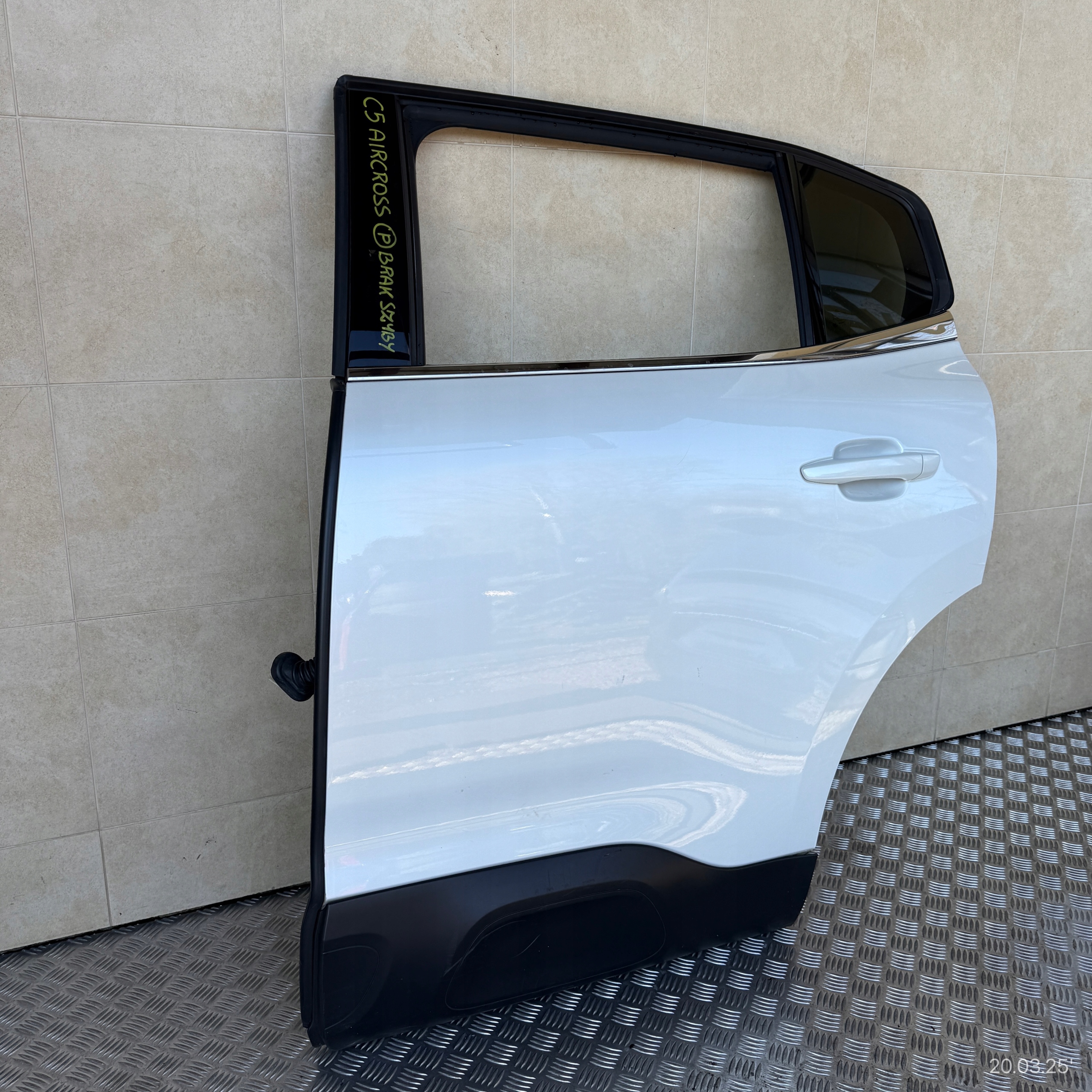 door complete rear. left CITROEN C5 AIRCROSS 2019 ROK does not have windows