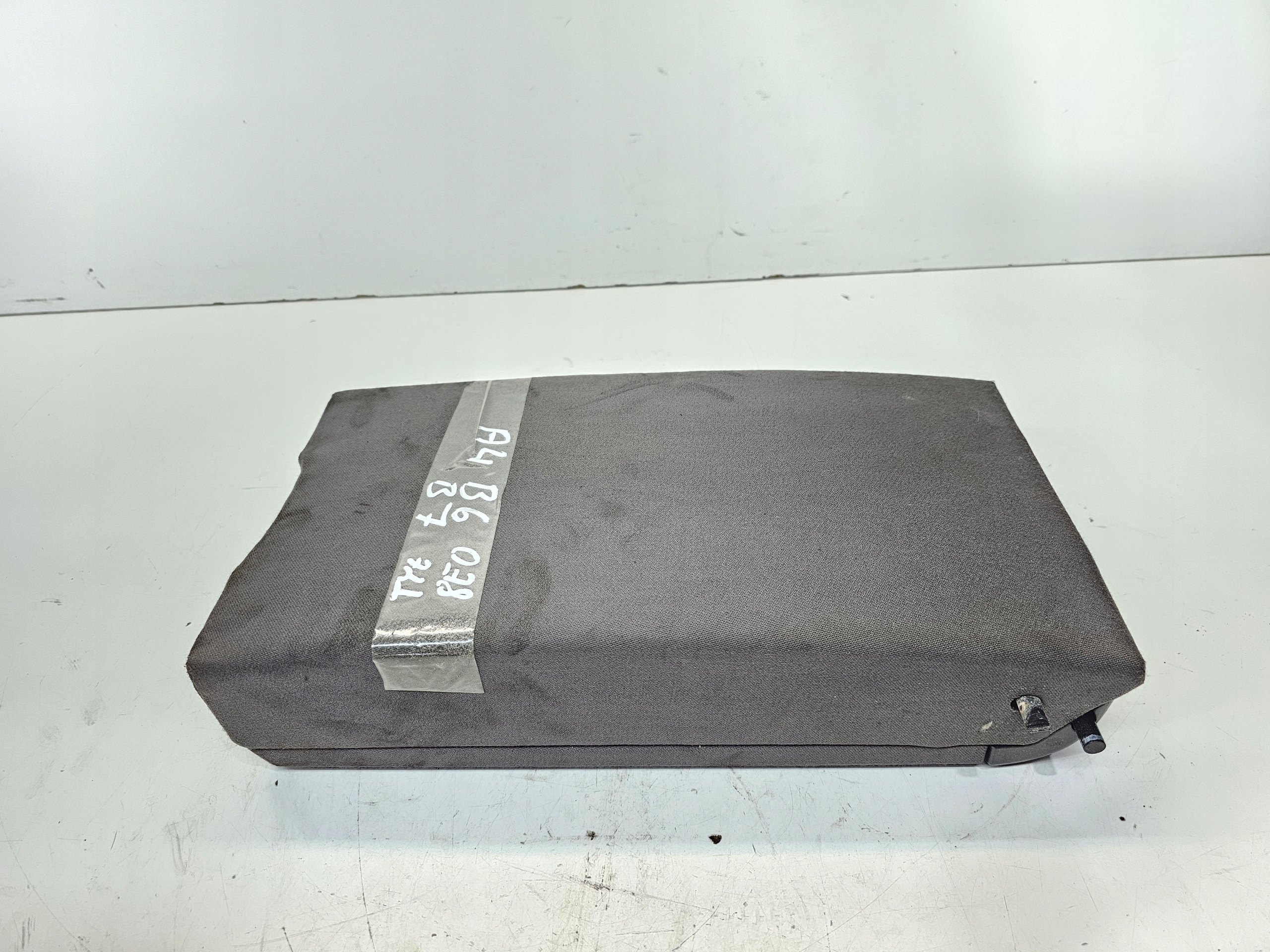 armrest KANAPY rear part AUDI A4 B6 B7 WELUR JASNY grey
