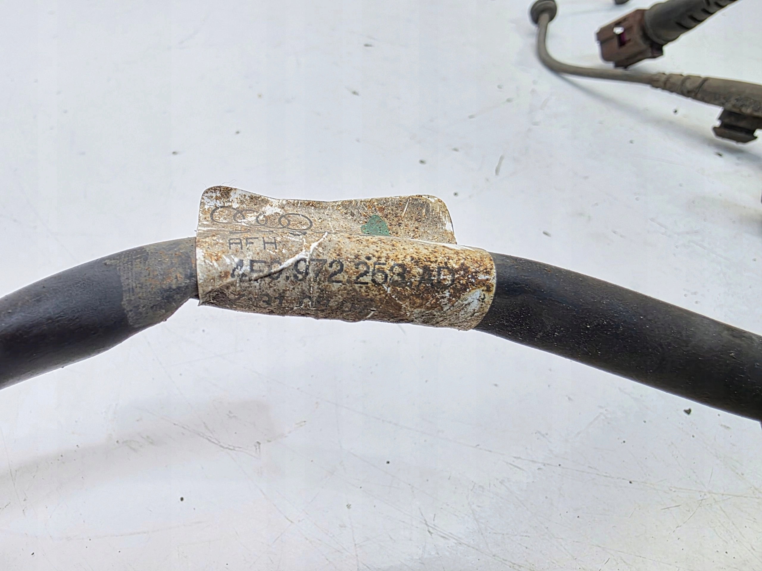 bundle of a caliper left rear part AUDI A6 C6 4F0972253AD original !!!