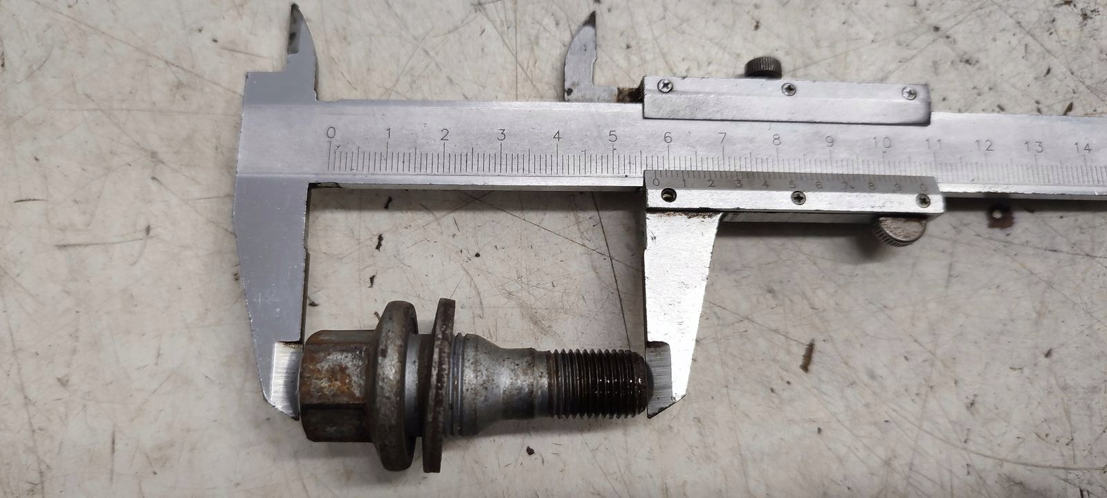 schrauben do der räder komplet Peugeot