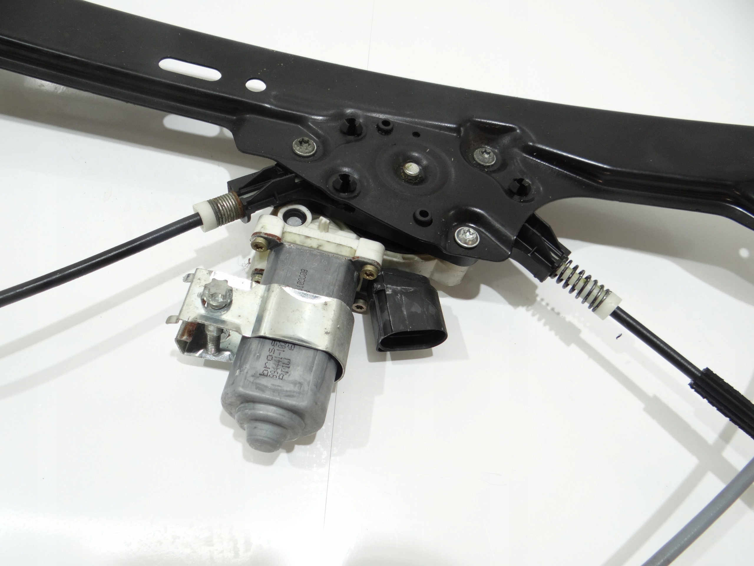 window regulator mechanism right front BMW E60 E61 7034352