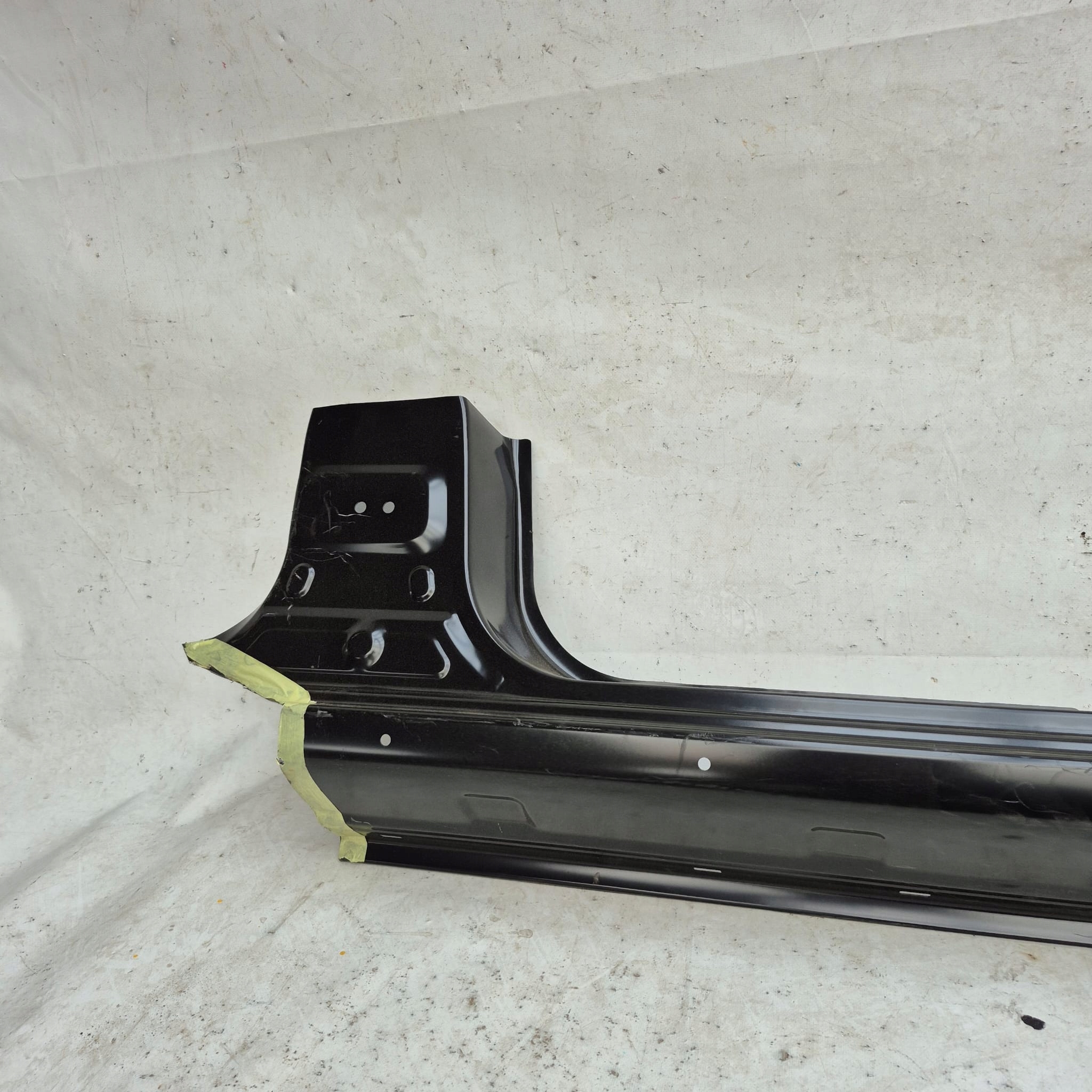 MITSUBISHI PAJERO IV 06- threshold right front front side