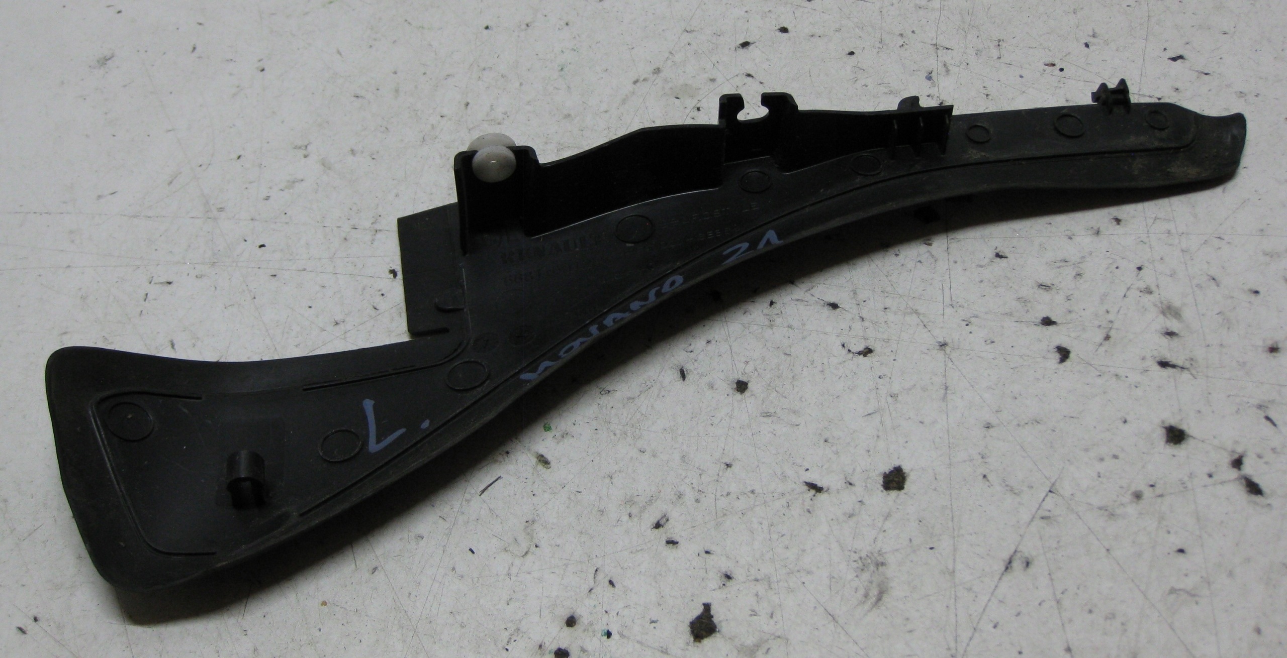 RENAULT MASTER III MOVANO cover corner under the window left 668110012R