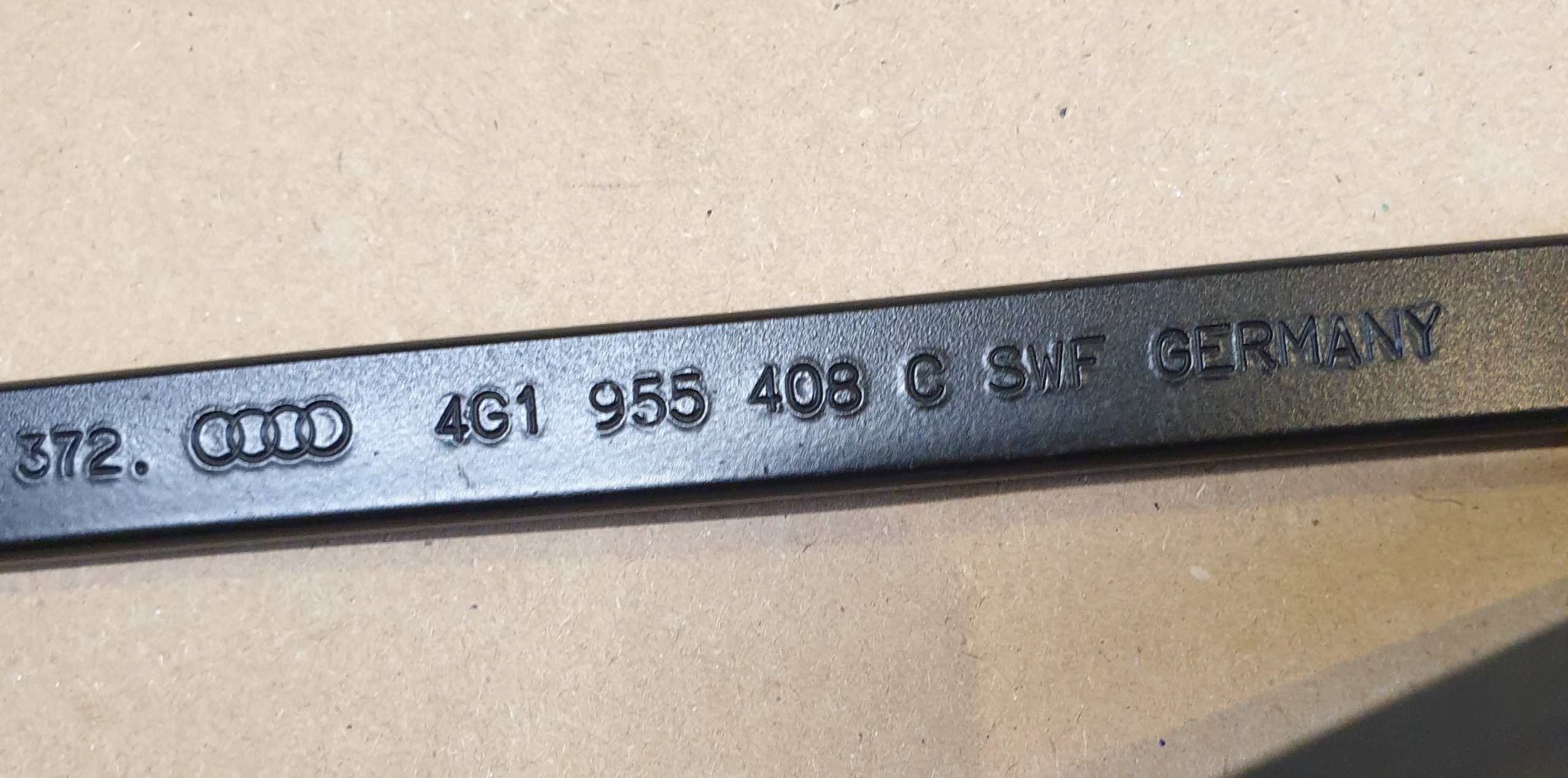 wiper arm PIORO right front AUDI A6 C7 A7 4G OE EUROPA