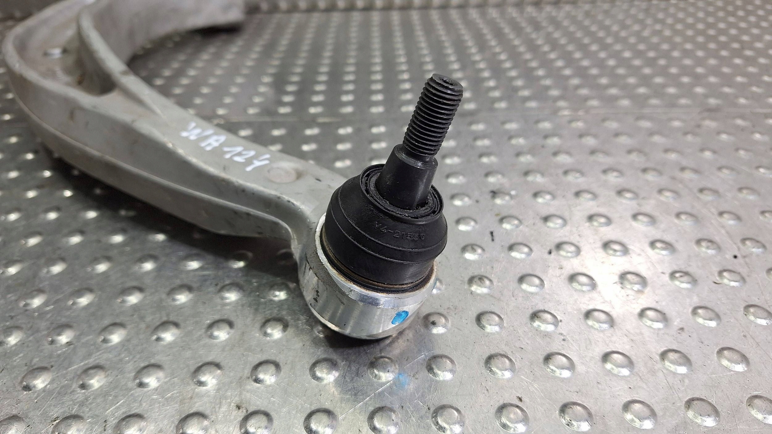 arm right front 8K0407696C AUDI A4 B8 A5 8T Q5 8R A6 C6