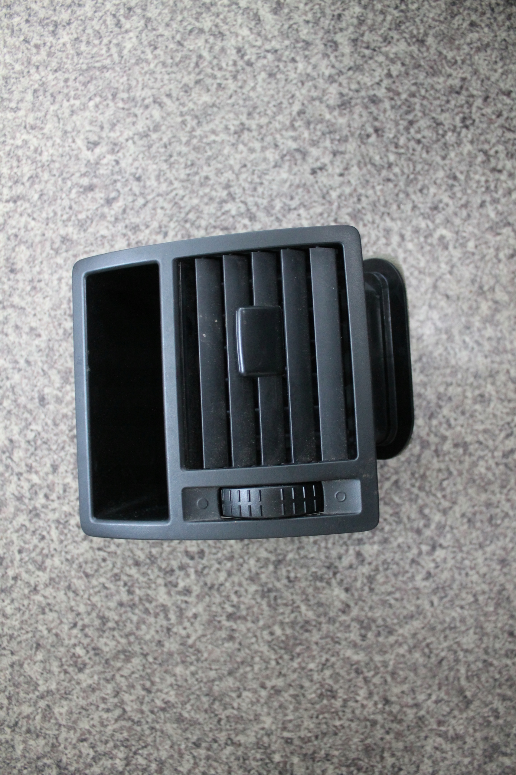 grid air conditioning devices left VW 7E0819203E