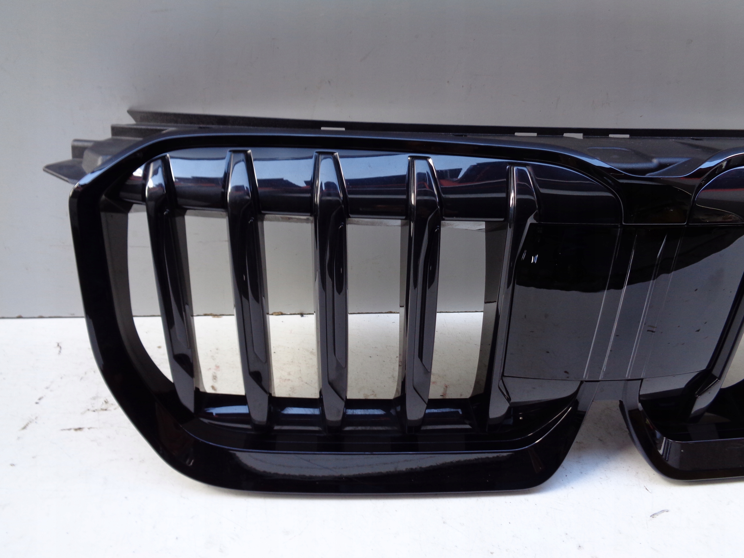 Grille BMW X1 U11 22- BLACK SHADOW NR 52187