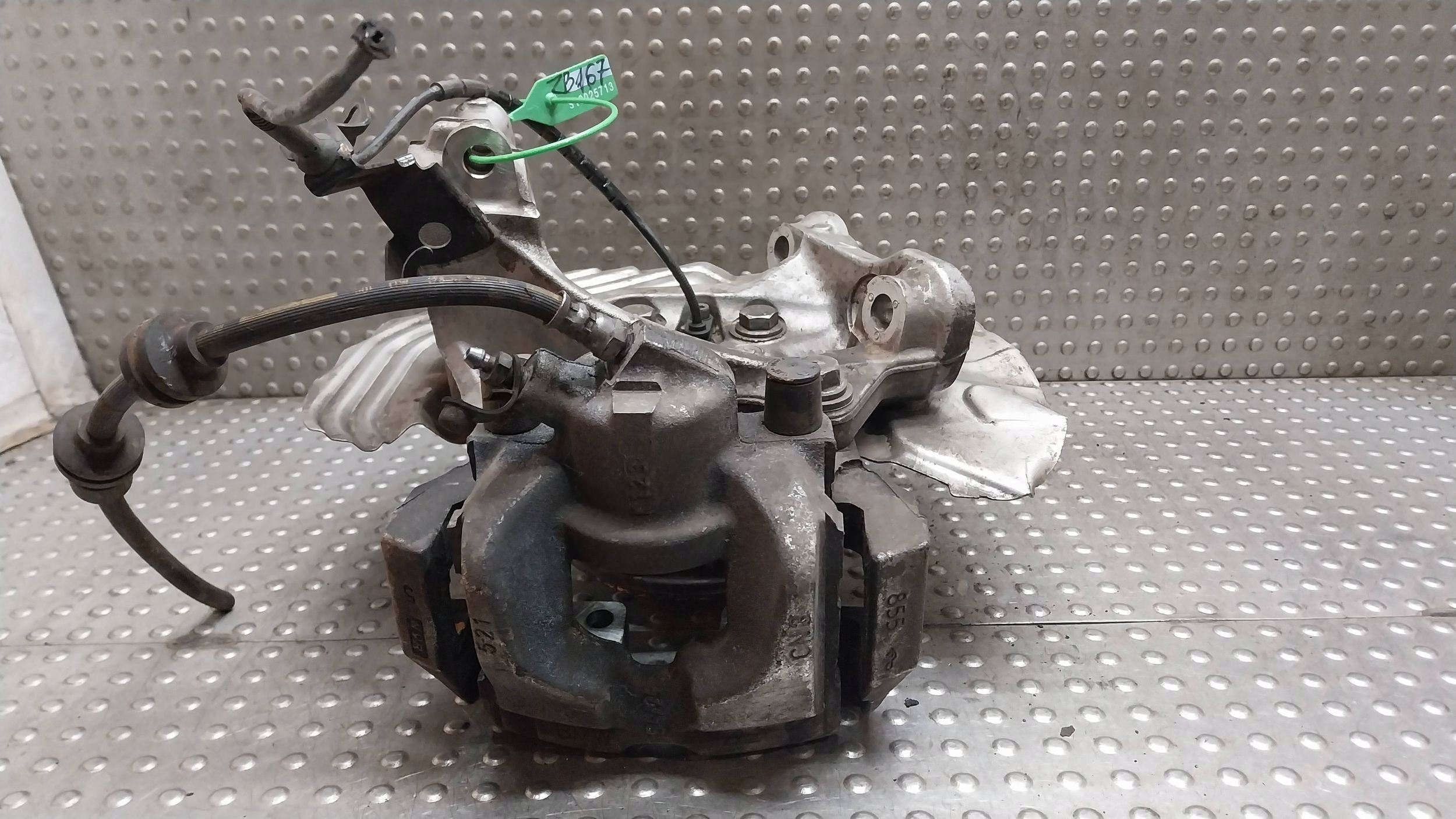 swing of the pivot caliper left front 6764443 BMW E90 E91 E92 E93 E81 E82 E87